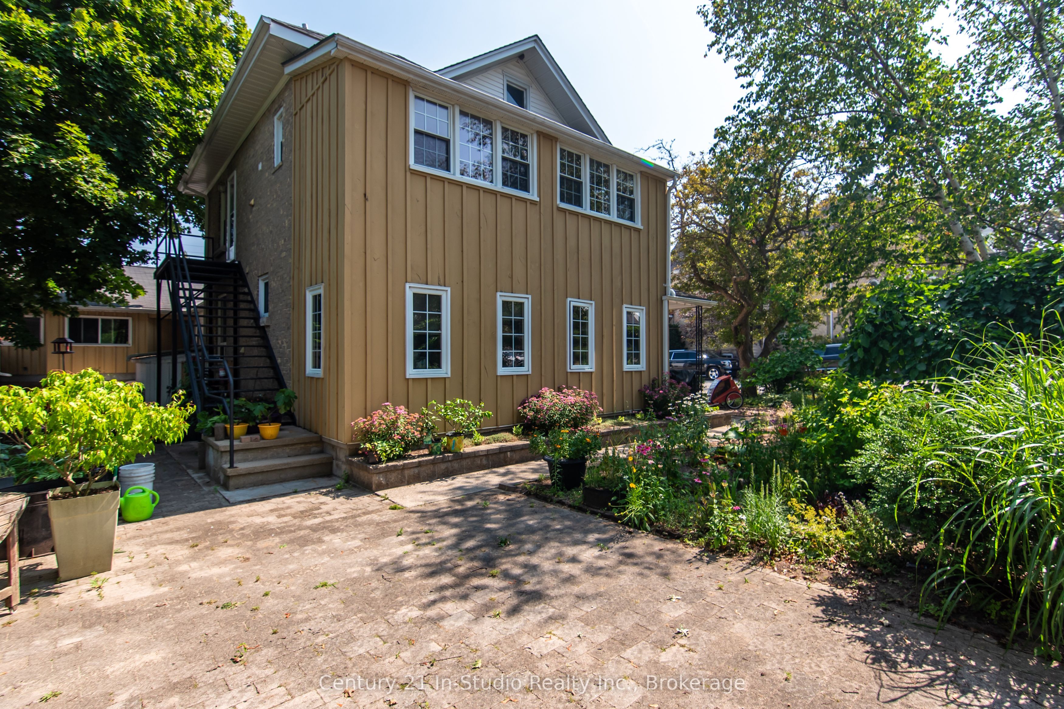 228 Palmerston St Property Photo 1