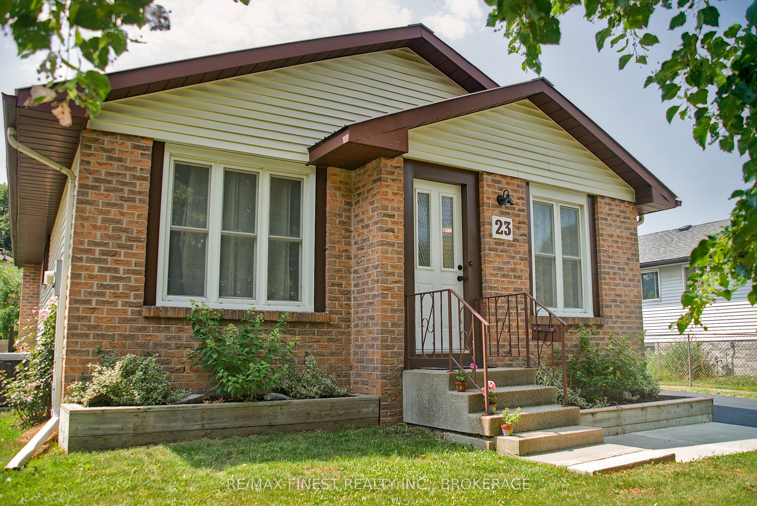 23 Dauphin Avenue Property Photo 1
