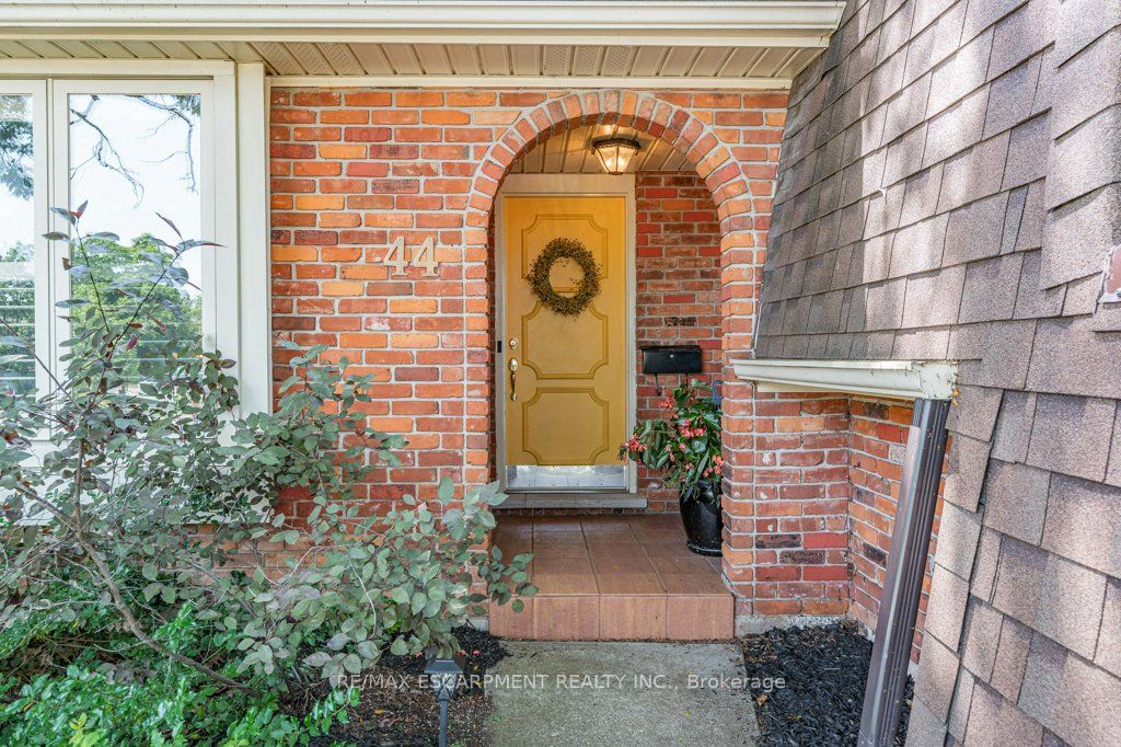 44 Cedarland Drive Property Photo 6
