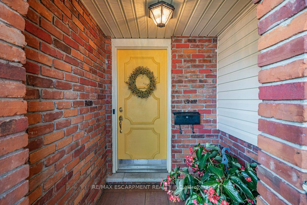 44 Cedarland Drive Property Photo 7