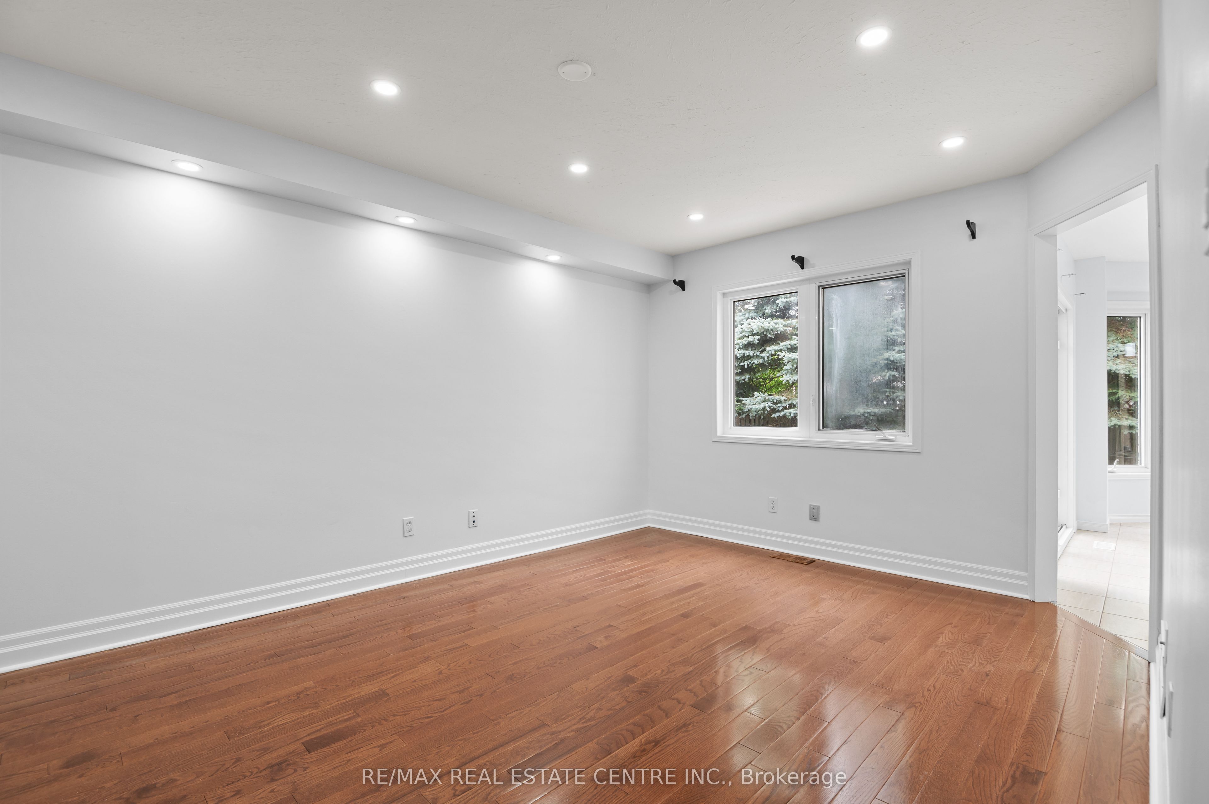 416 Olde Village Lane Property Photo 12