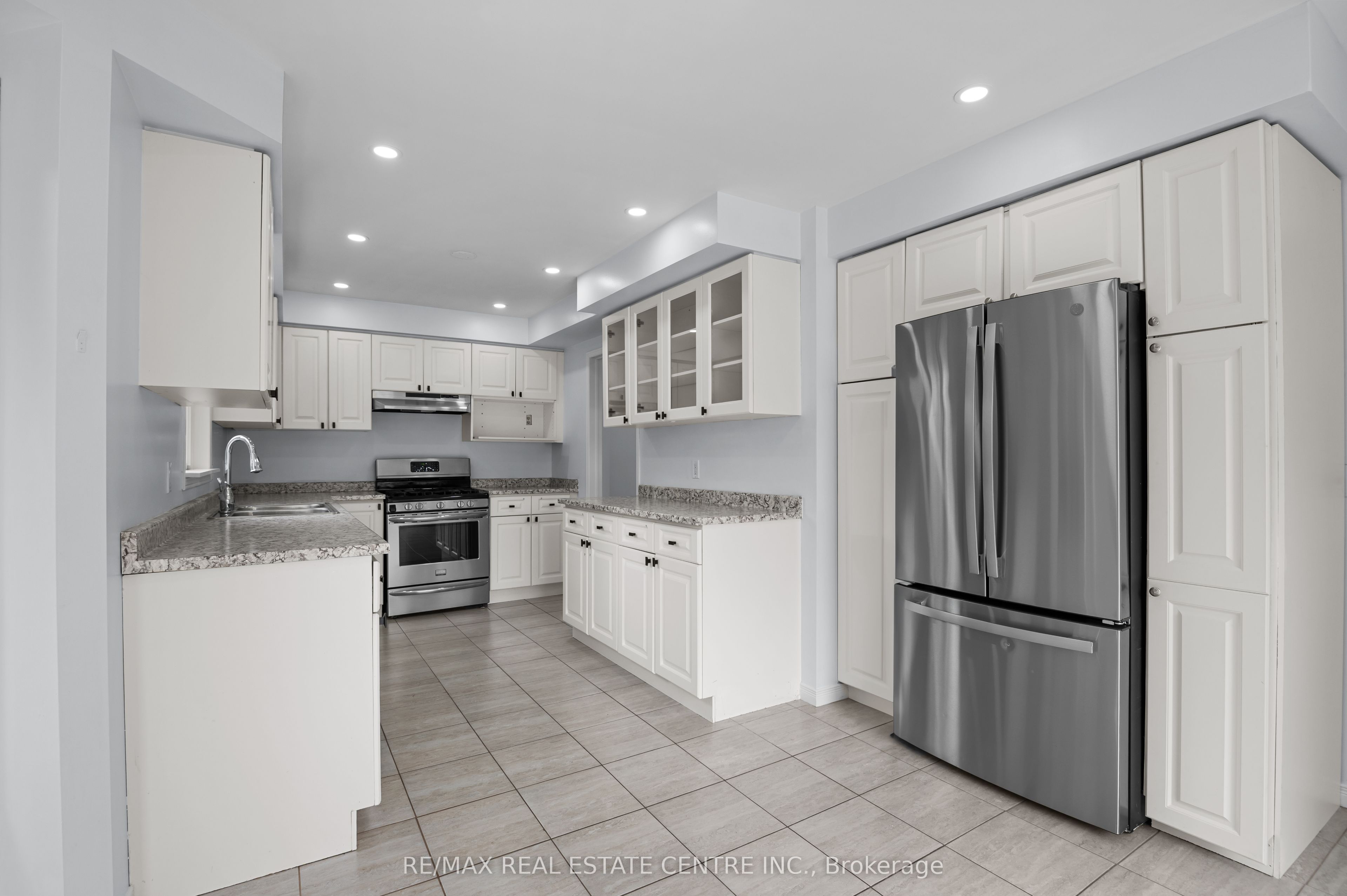 416 Olde Village Lane Property Photo 18