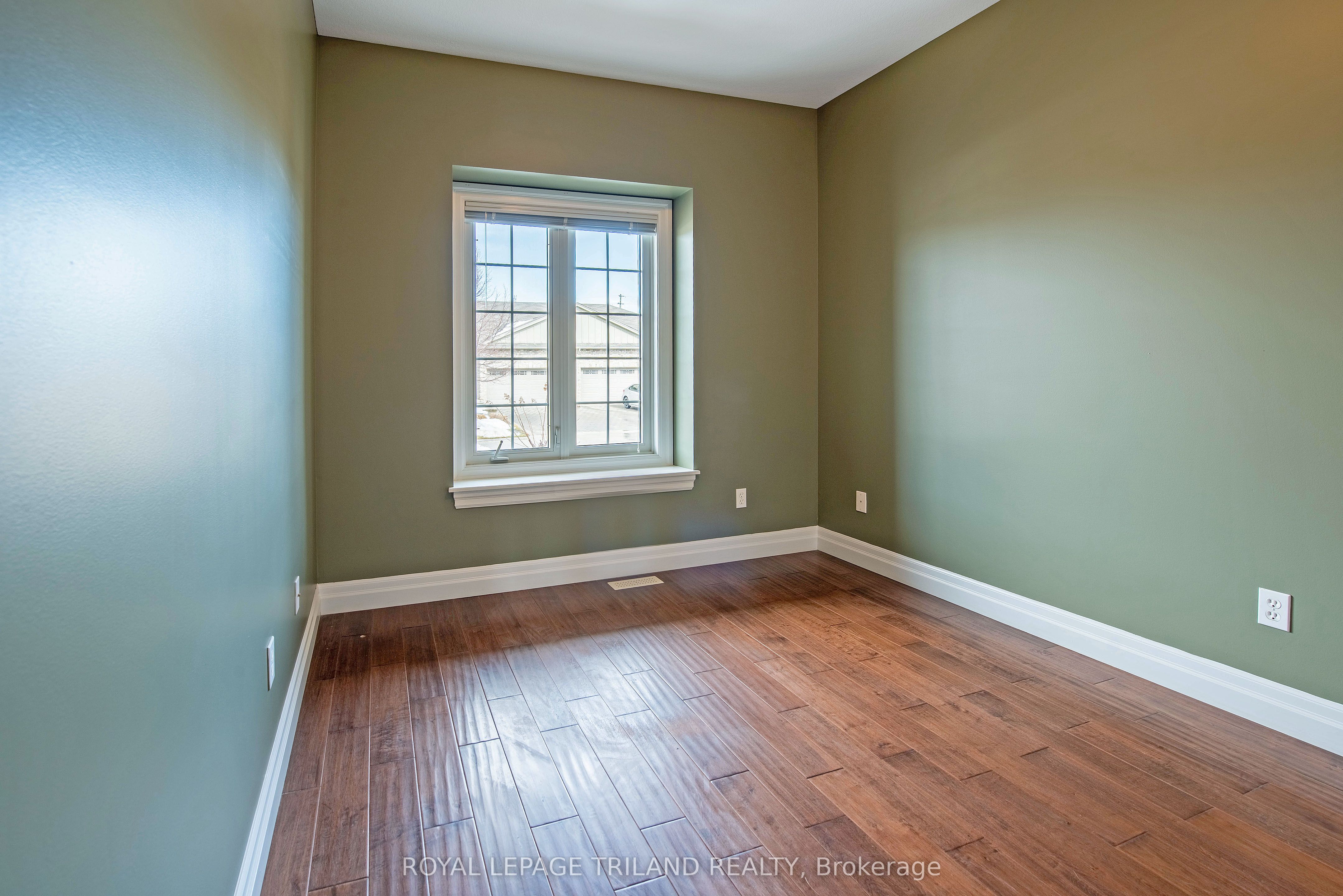 1571 Coronation Drive 9 Property Photo 6