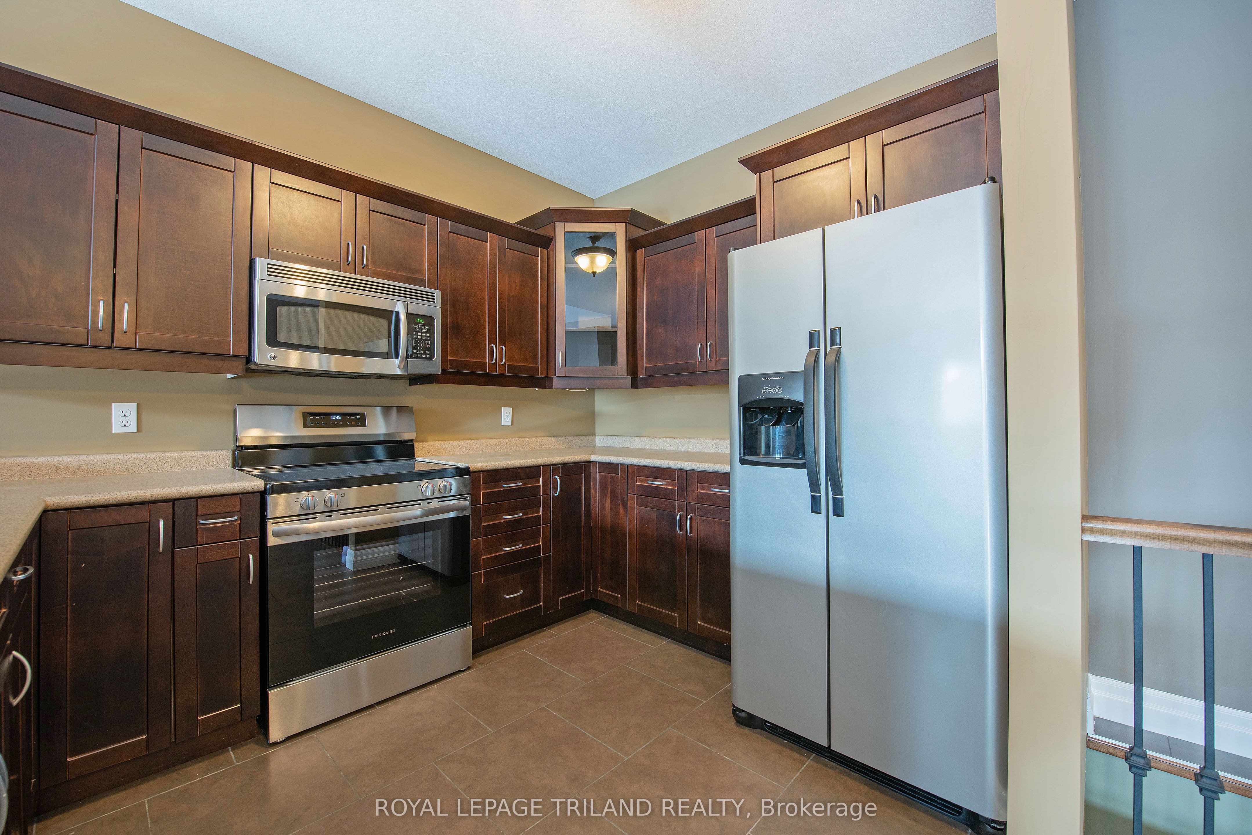 1571 Coronation Drive 9 Property Photo 13