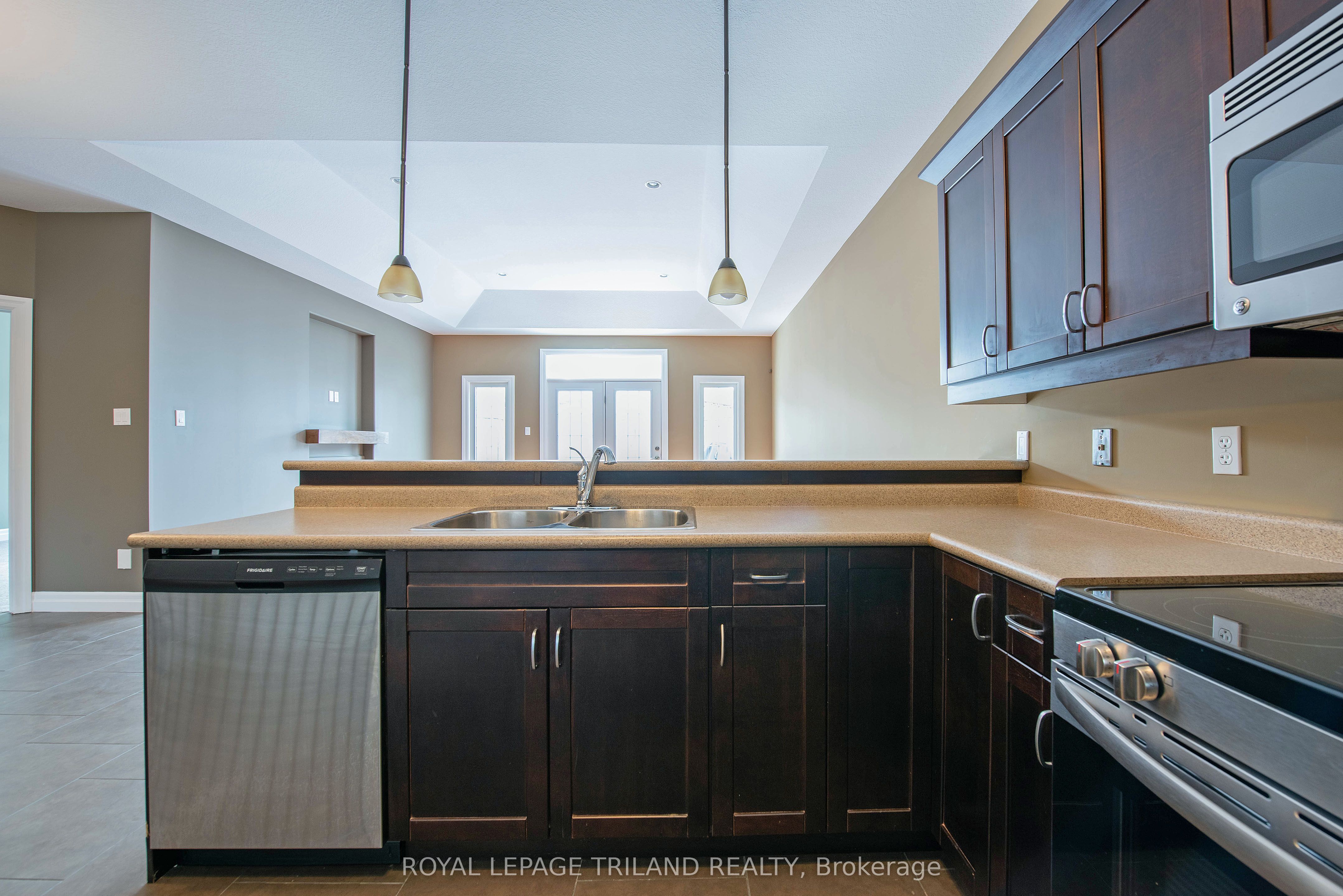 1571 Coronation Drive 9 Property Photo 14