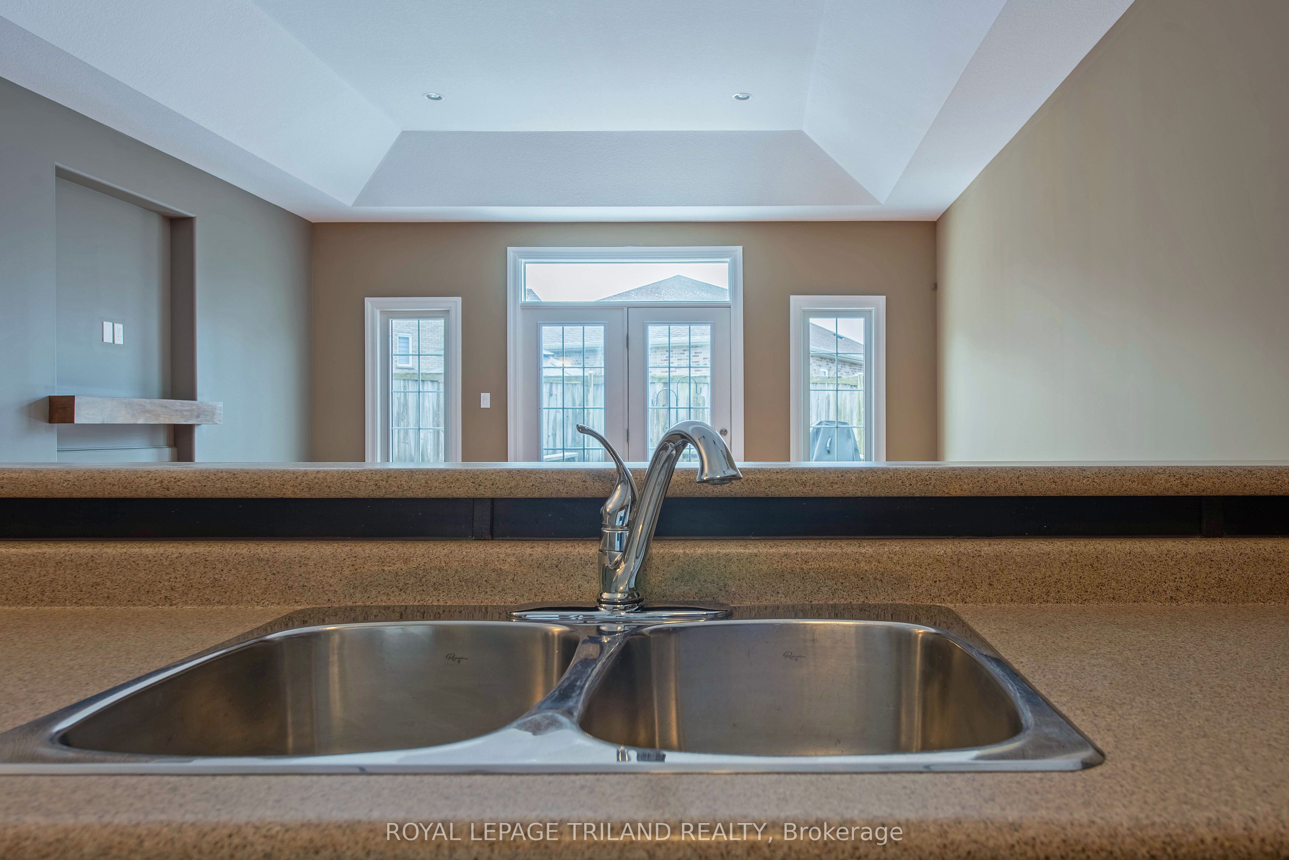 1571 Coronation Drive 9 Property Photo 15