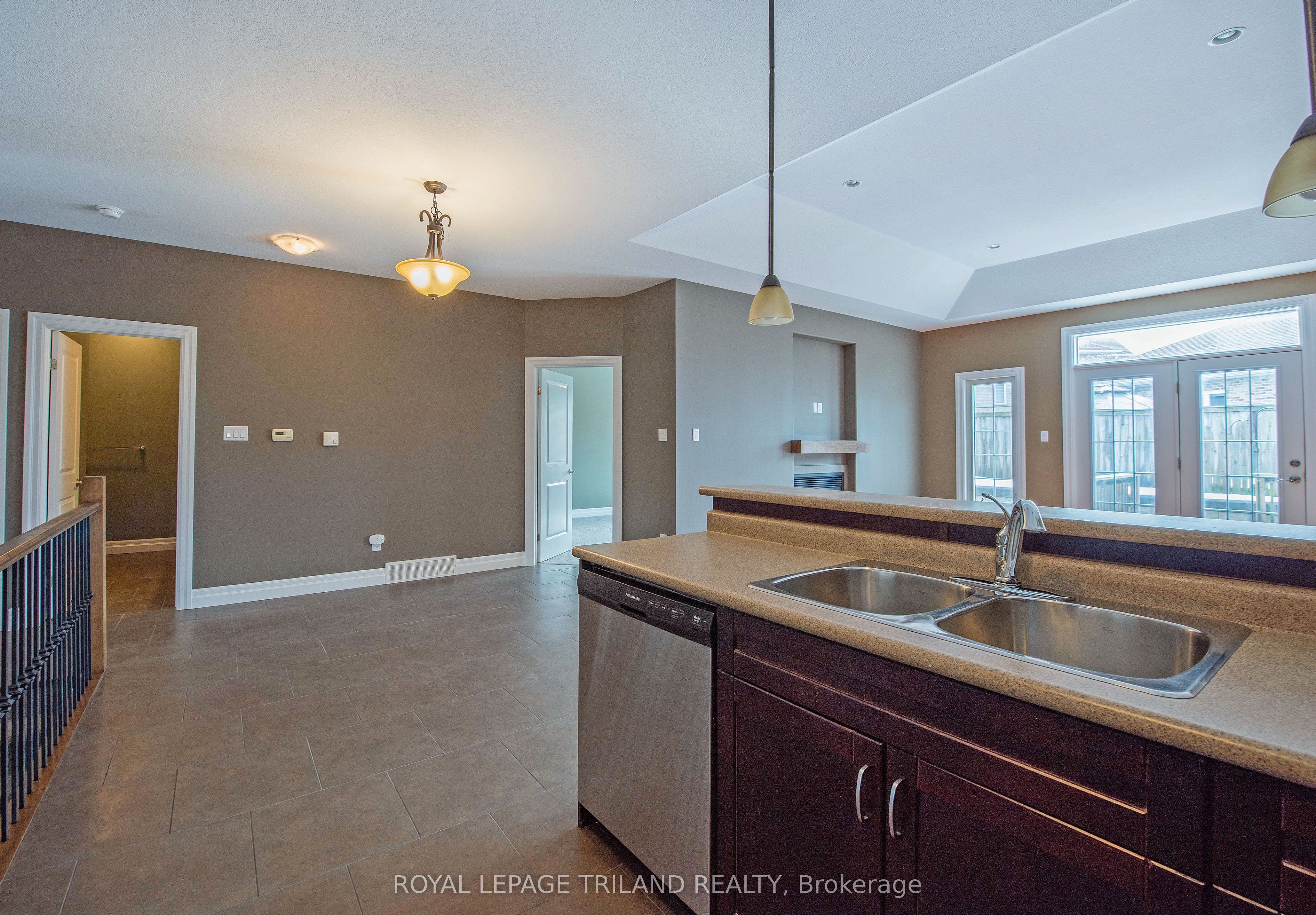 1571 Coronation Drive 9 Property Photo 17