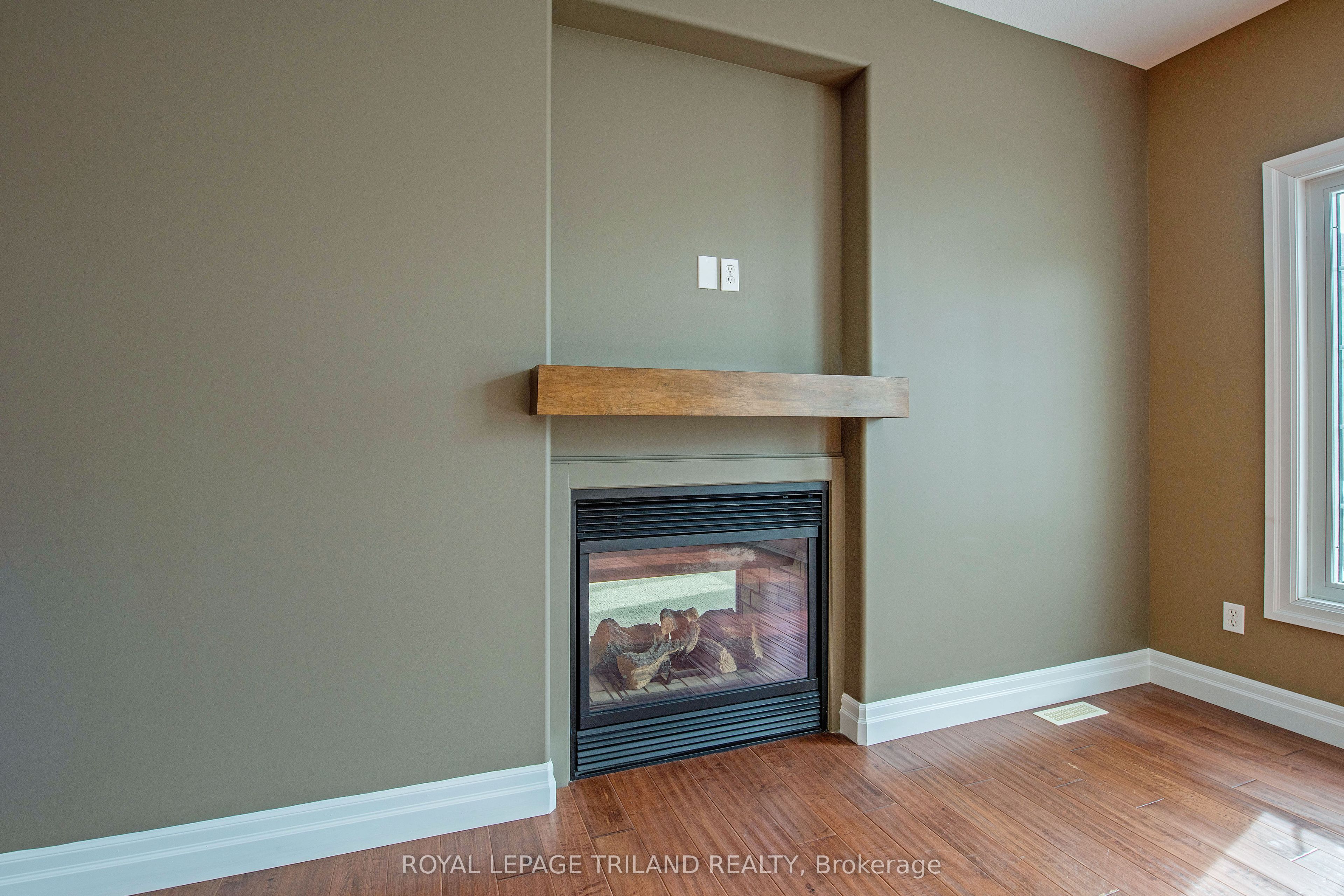 1571 Coronation Drive 9 Property Photo 20