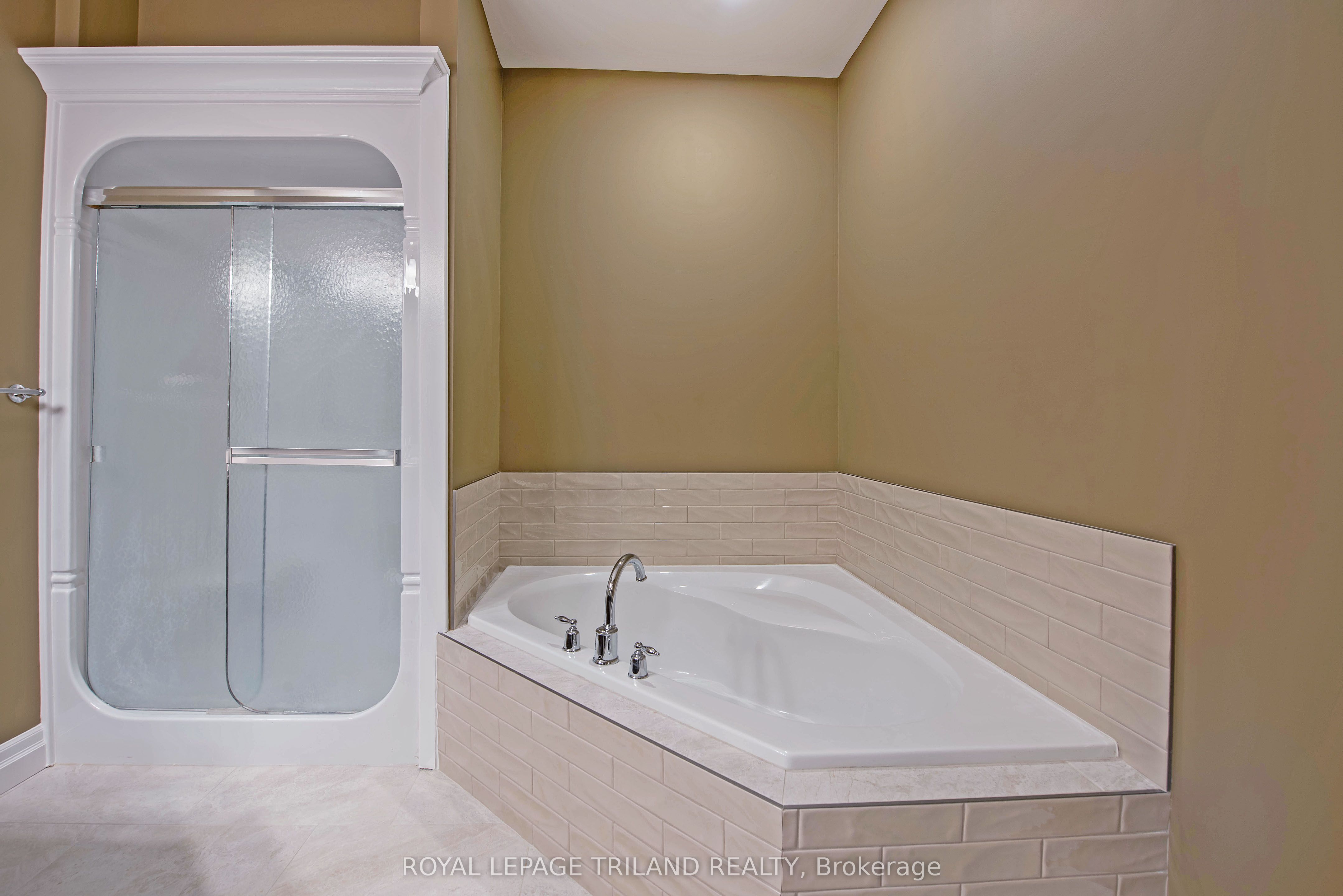 1571 Coronation Drive 9 Property Photo 24