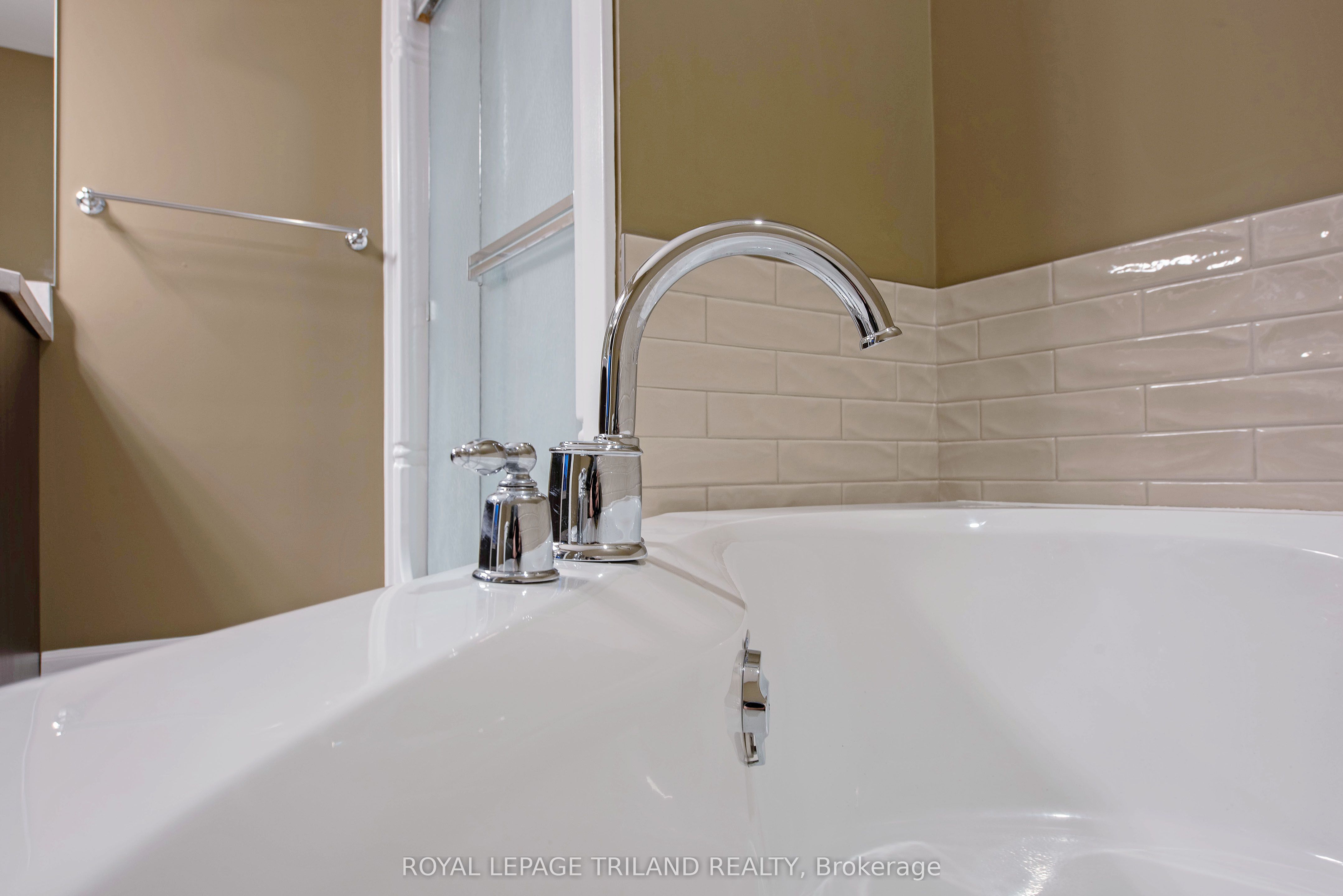 1571 Coronation Drive 9 Property Photo 27