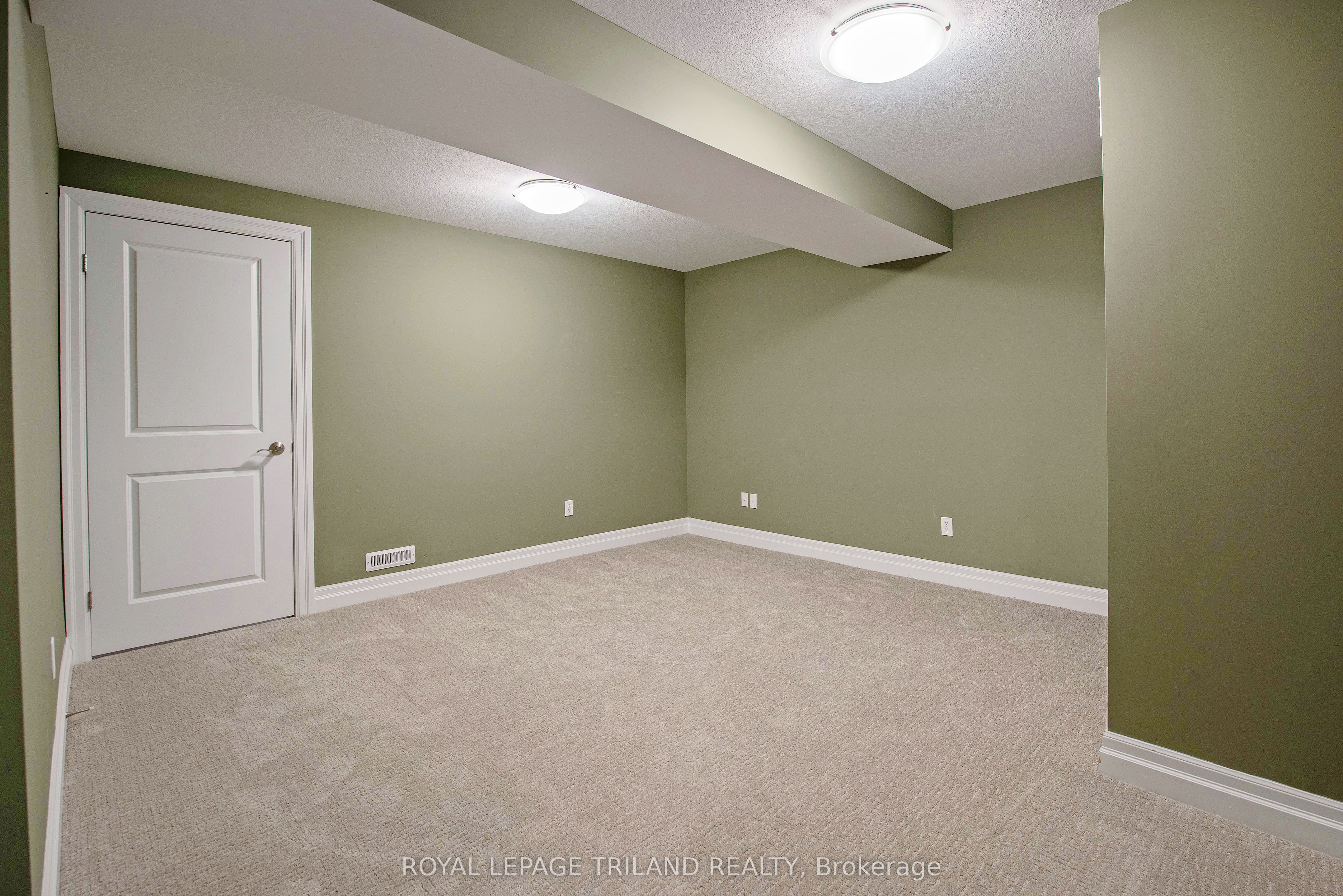 1571 Coronation Drive 9 Property Photo 32