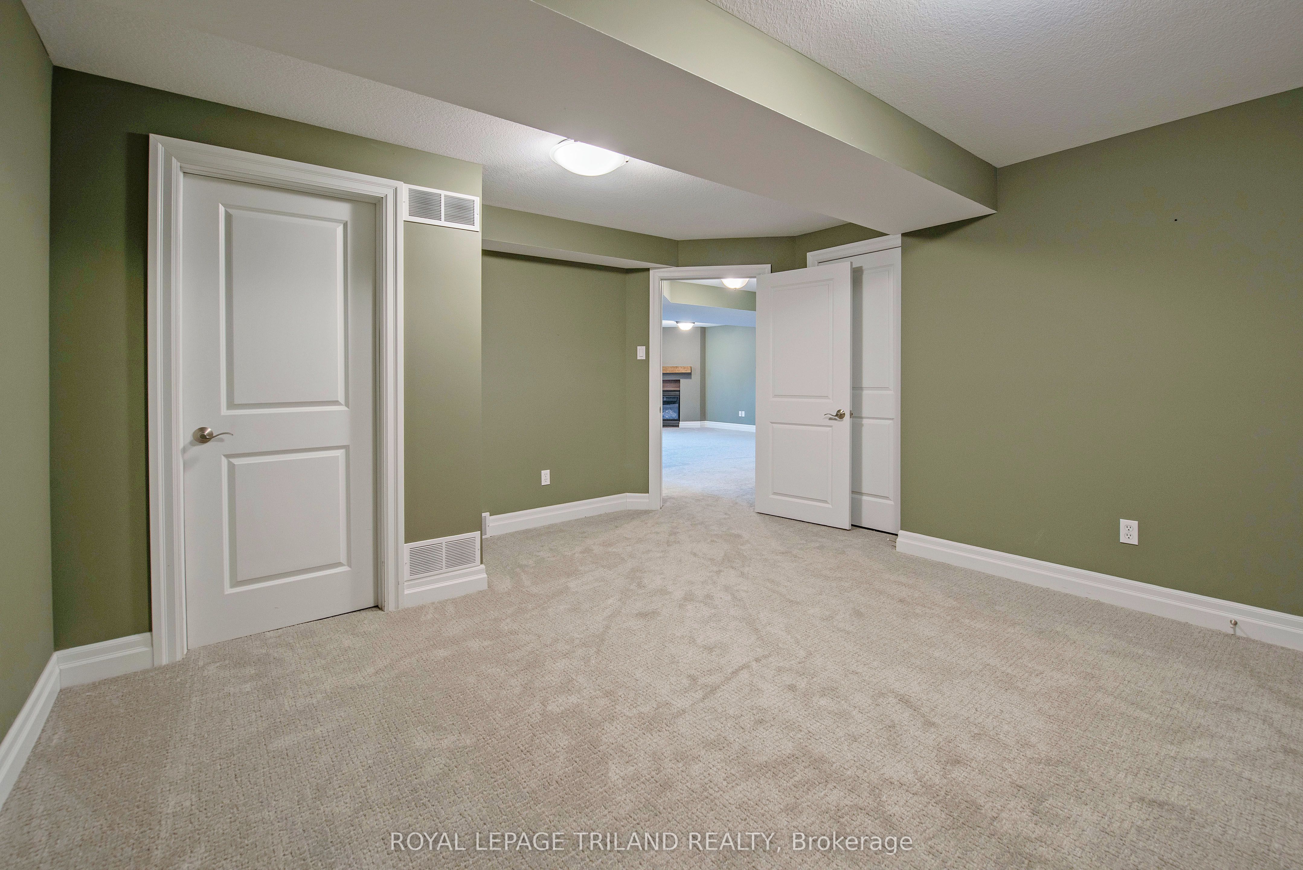 1571 Coronation Drive 9 Property Photo 33