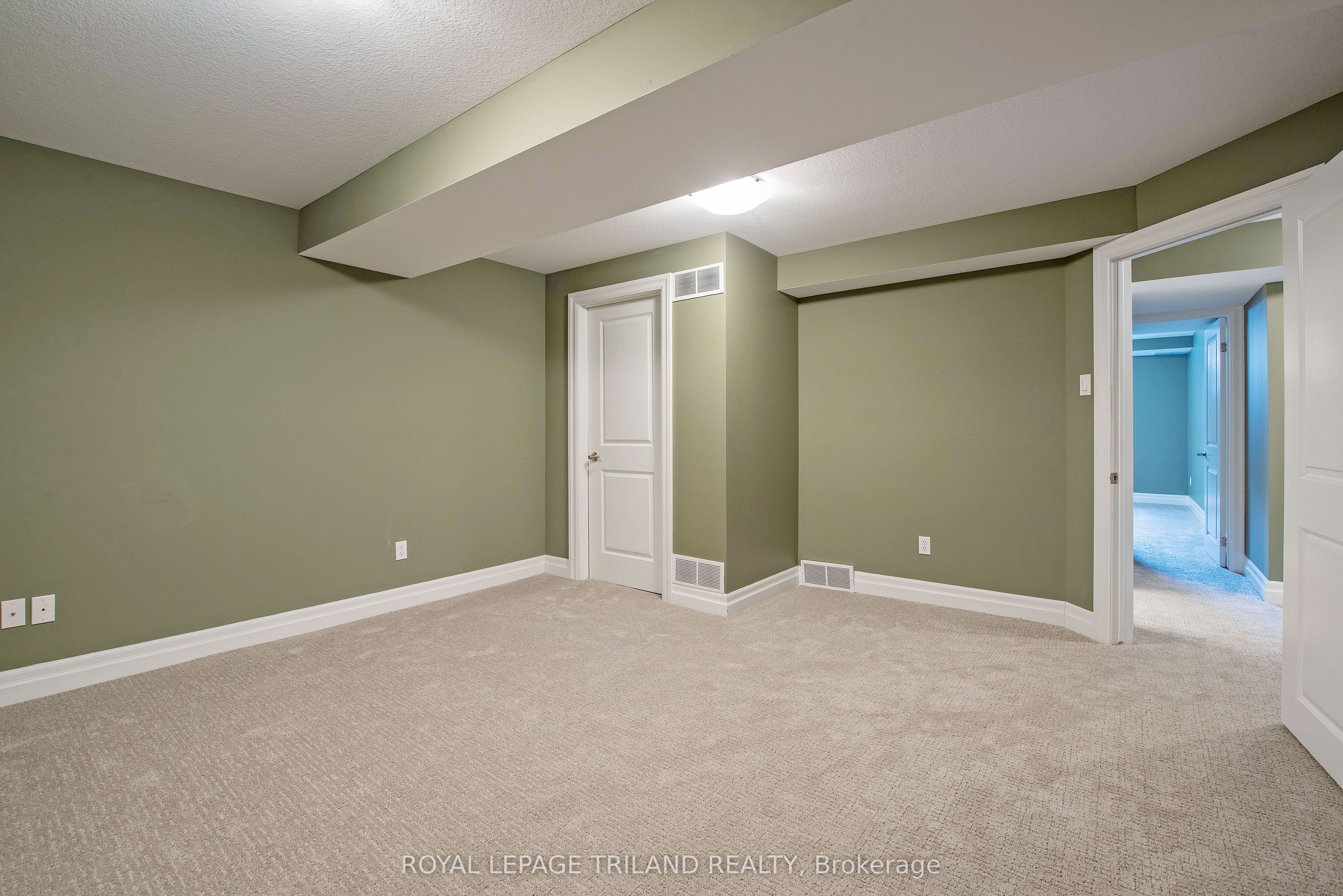 1571 Coronation Drive 9 Property Photo 34