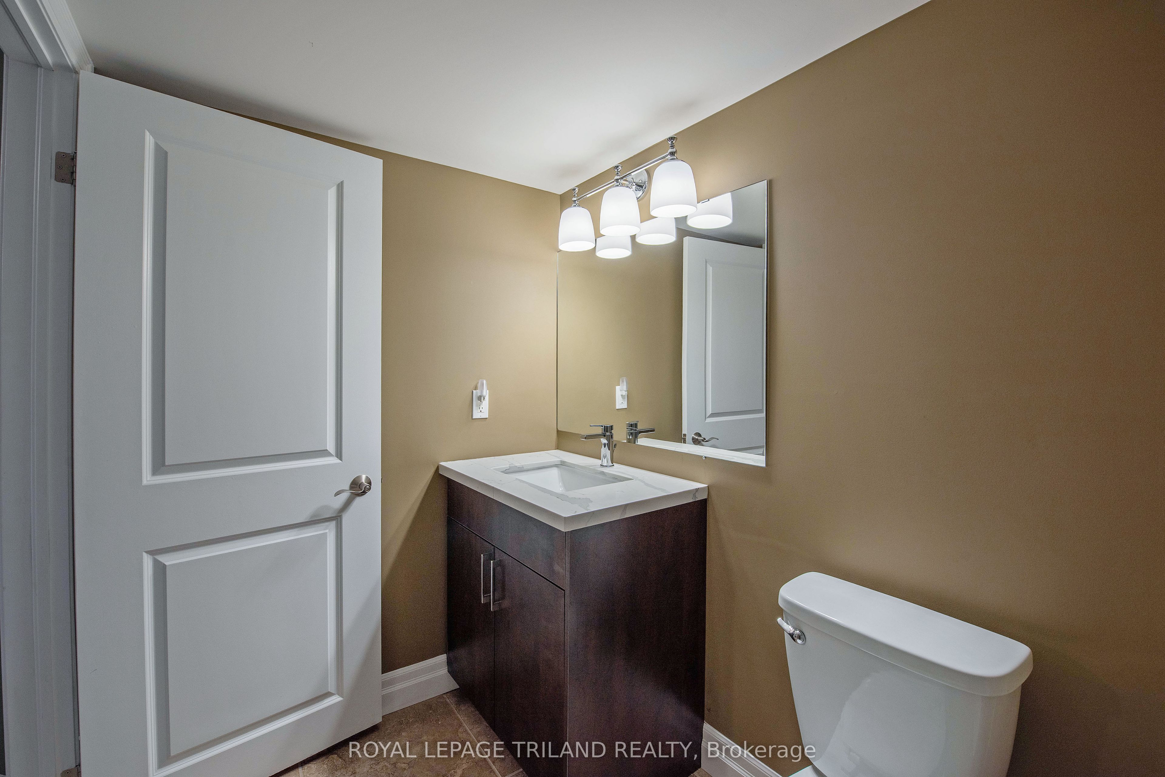 1571 Coronation Drive 9 Property Photo 35