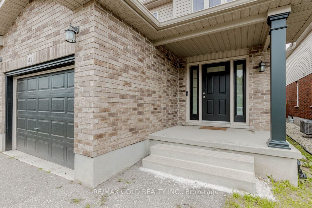 47 Hinrichs Crescent Property Photo 4