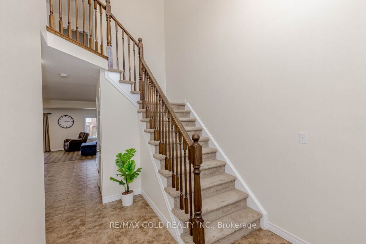 47 Hinrichs Crescent Property Photo 6