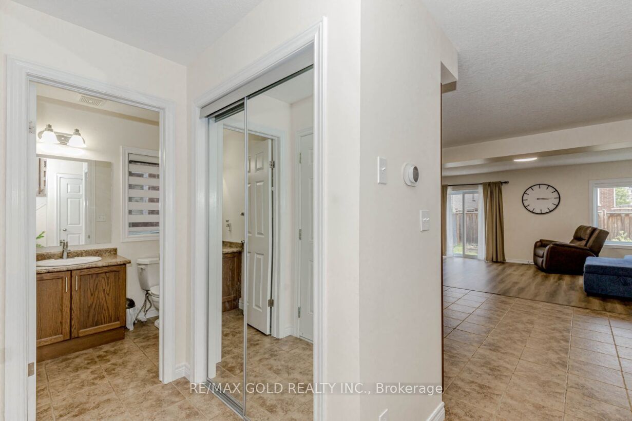 47 Hinrichs Crescent Property Photo 7