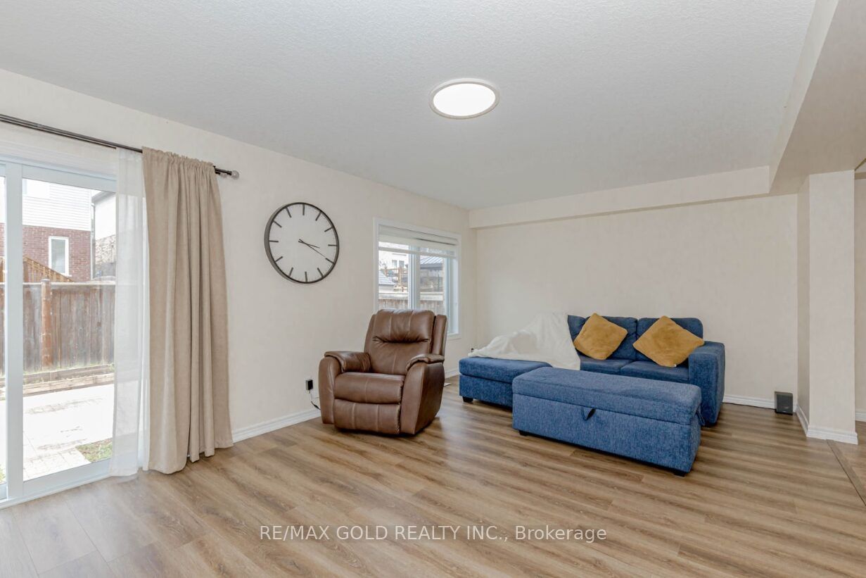 47 Hinrichs Crescent Property Photo 16