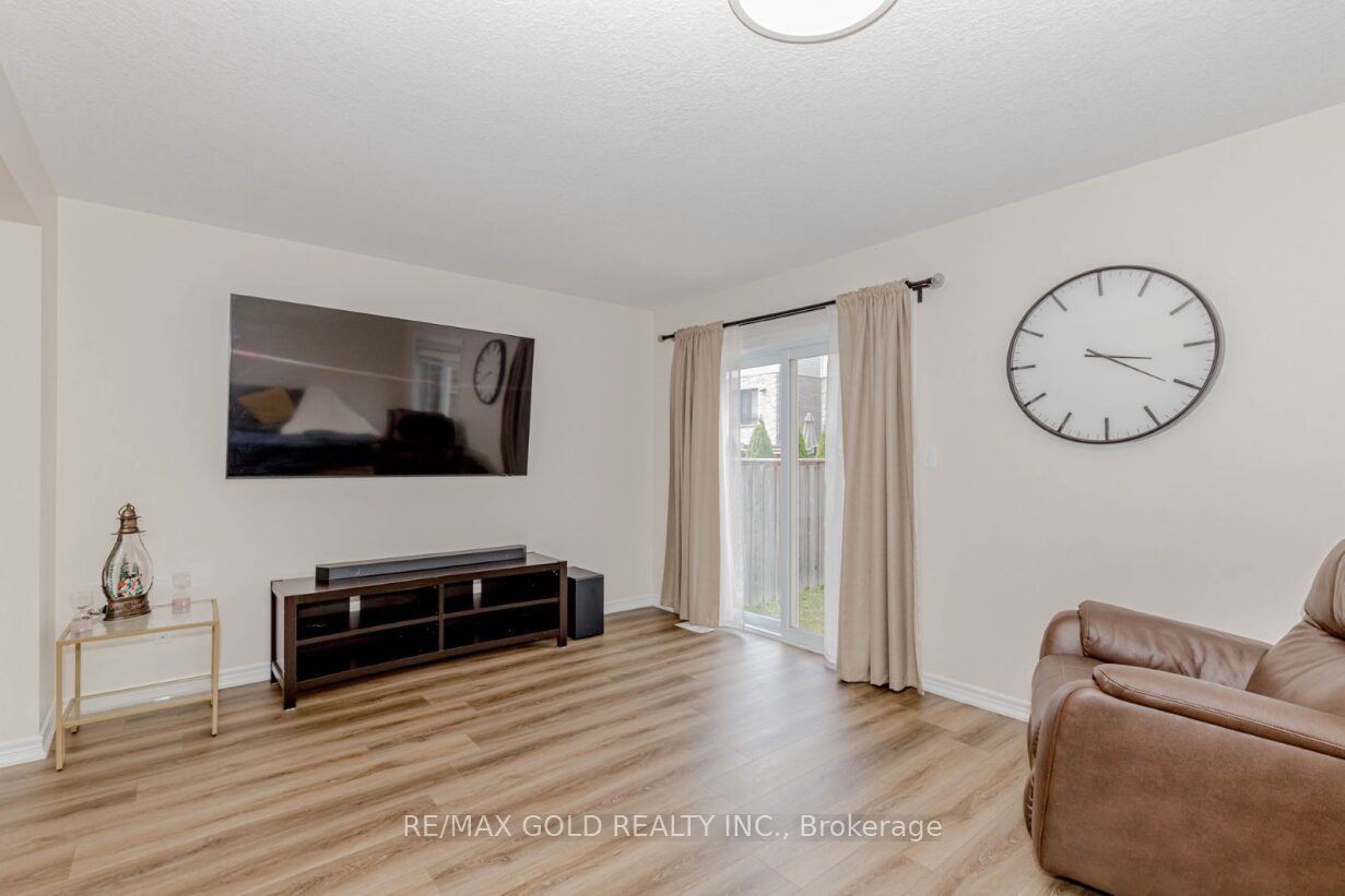 47 Hinrichs Crescent Property Photo 17