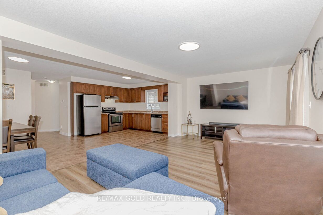 47 Hinrichs Crescent Property Photo 18