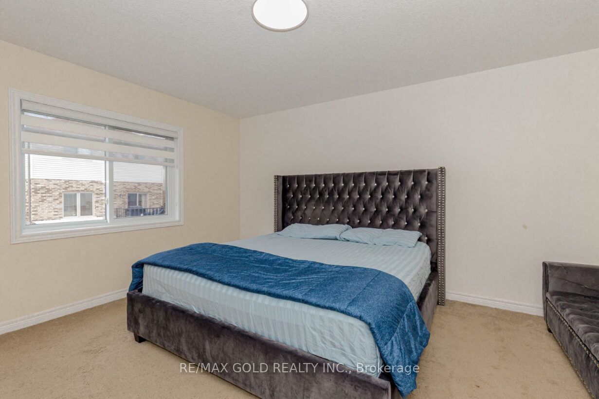 47 Hinrichs Crescent Property Photo 24