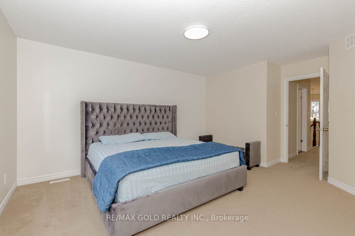 47 Hinrichs Crescent Property Photo 25