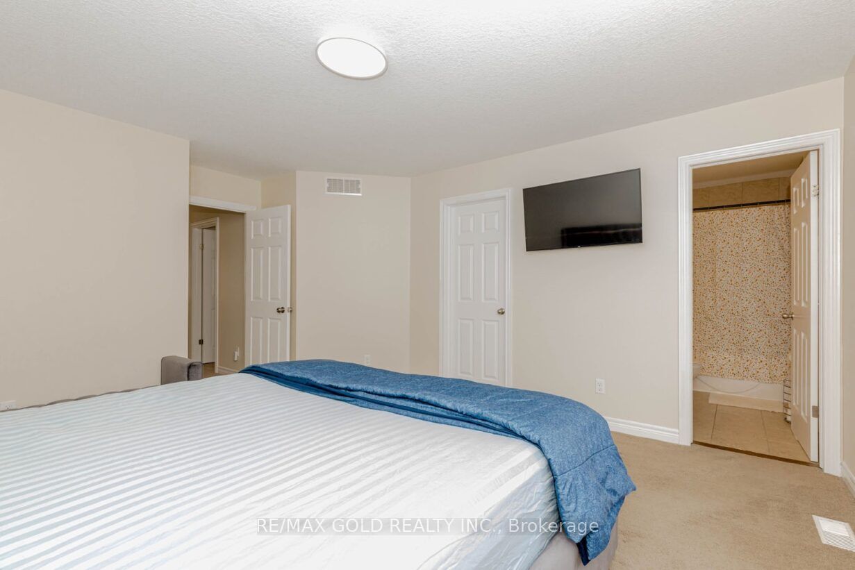 47 Hinrichs Crescent Property Photo 26