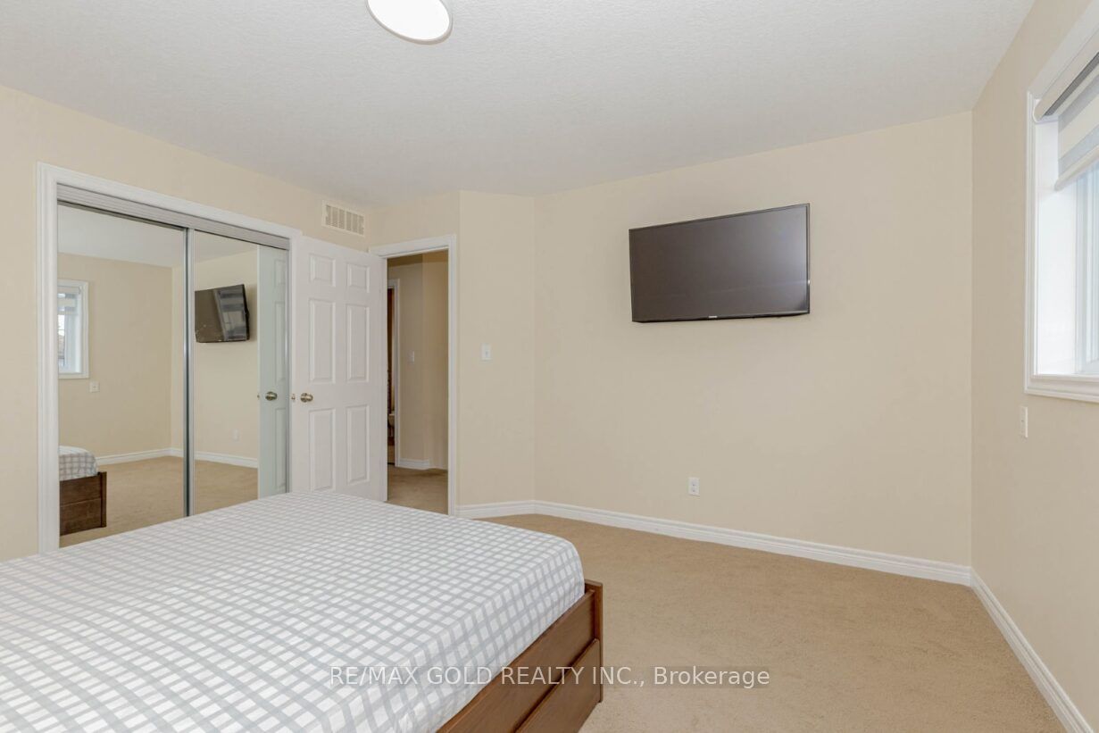 47 Hinrichs Crescent Property Photo 32