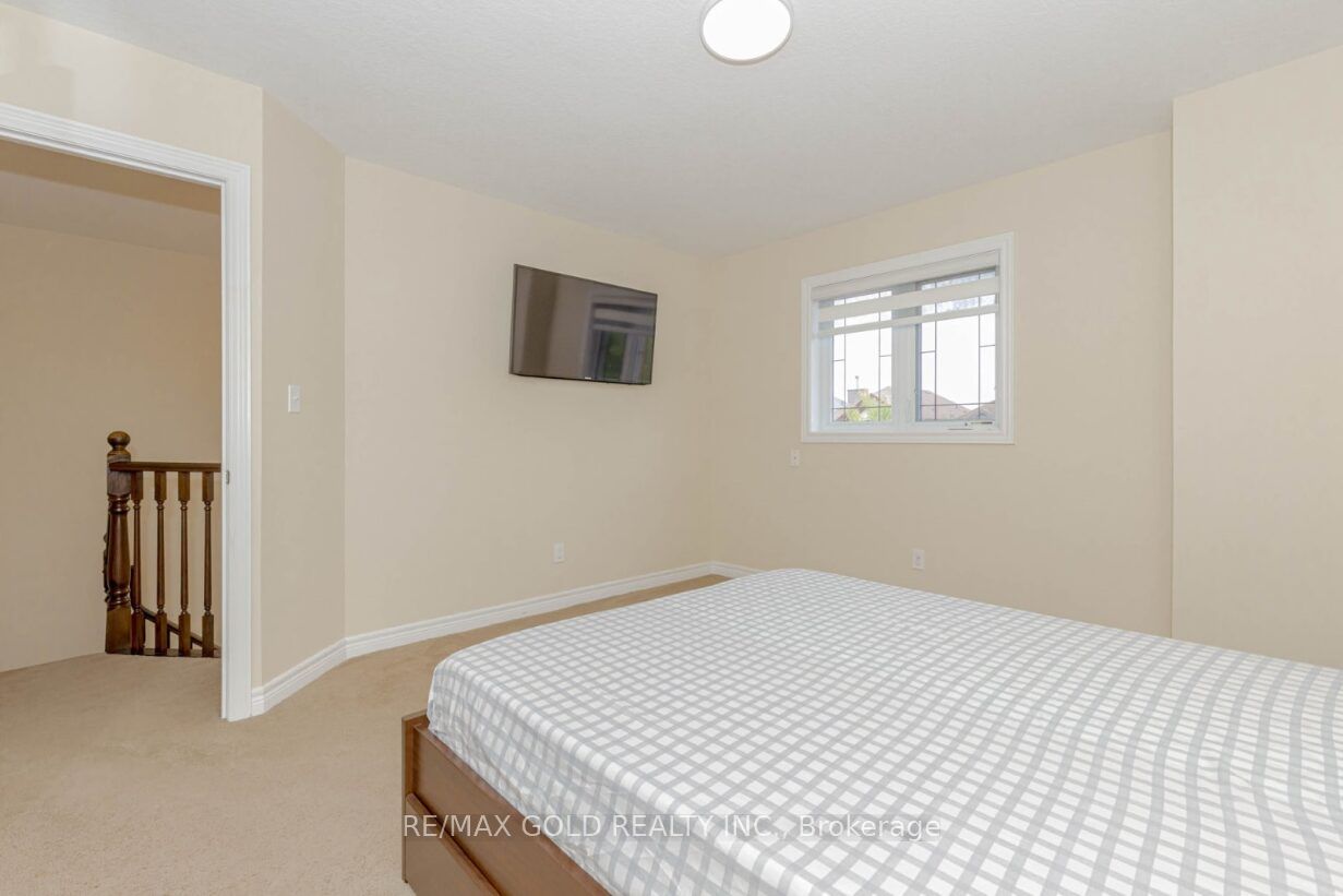 47 Hinrichs Crescent Property Photo 33