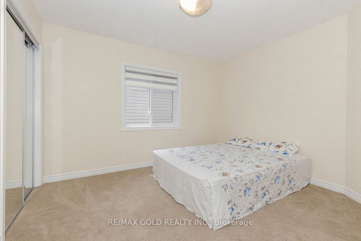 47 Hinrichs Crescent Property Photo 35