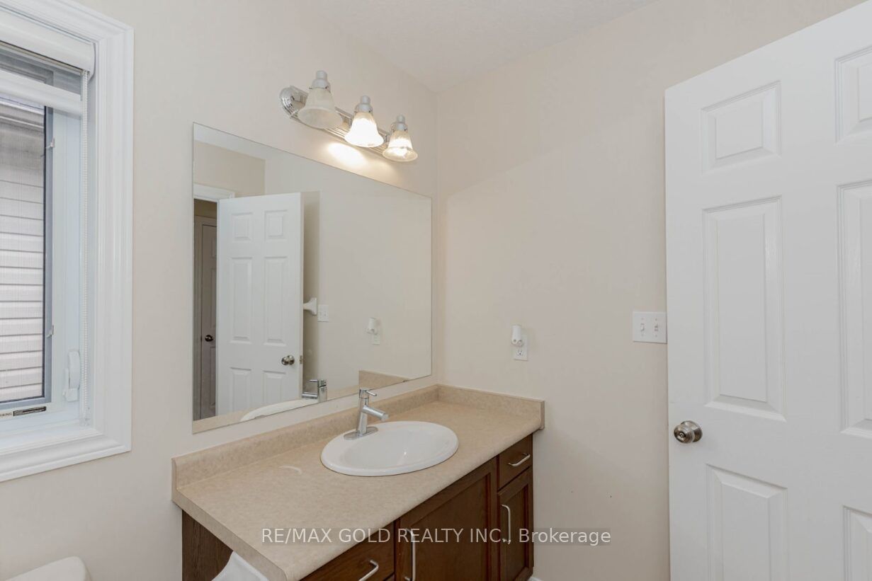 47 Hinrichs Crescent Property Photo 39