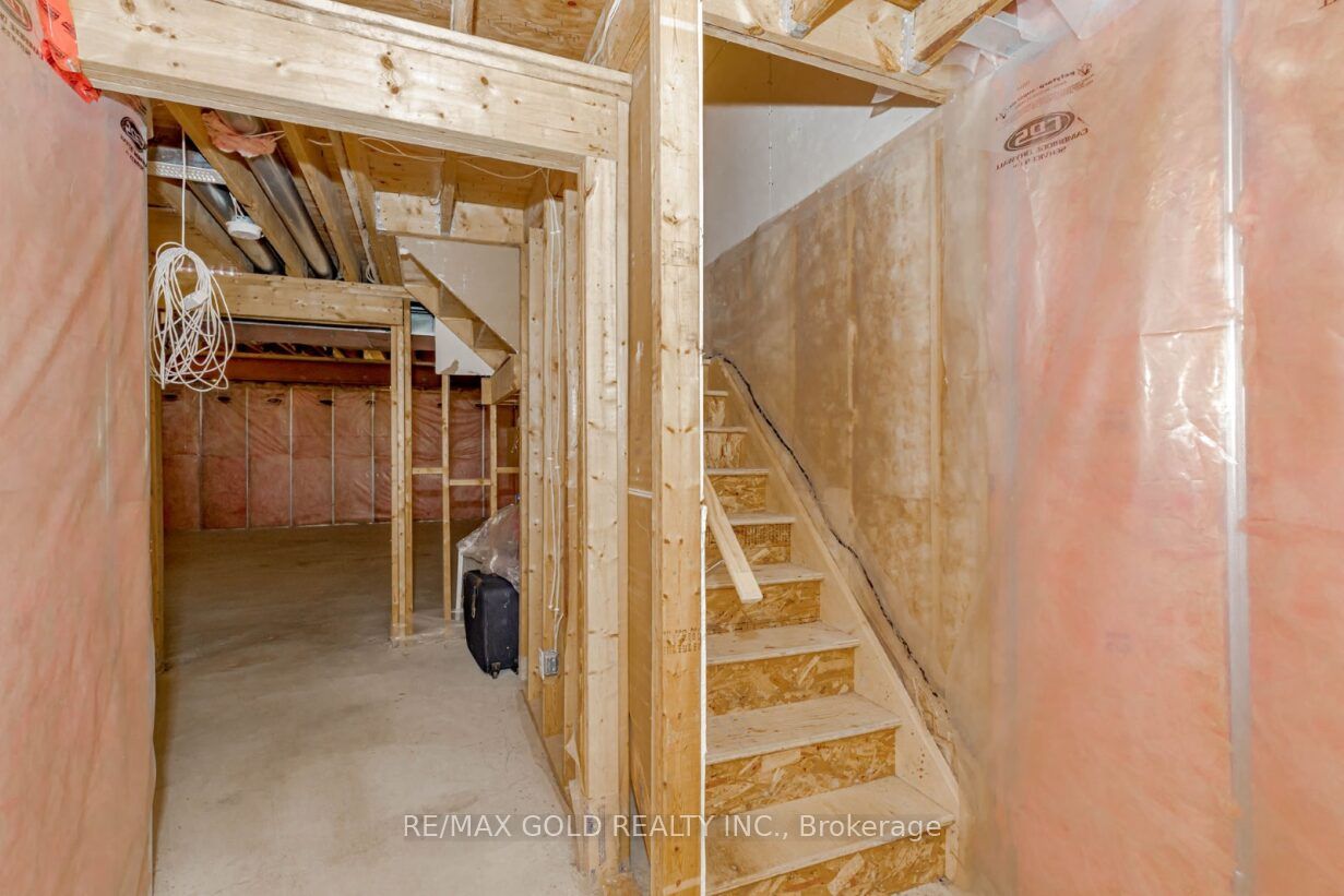 47 Hinrichs Crescent Property Photo 41