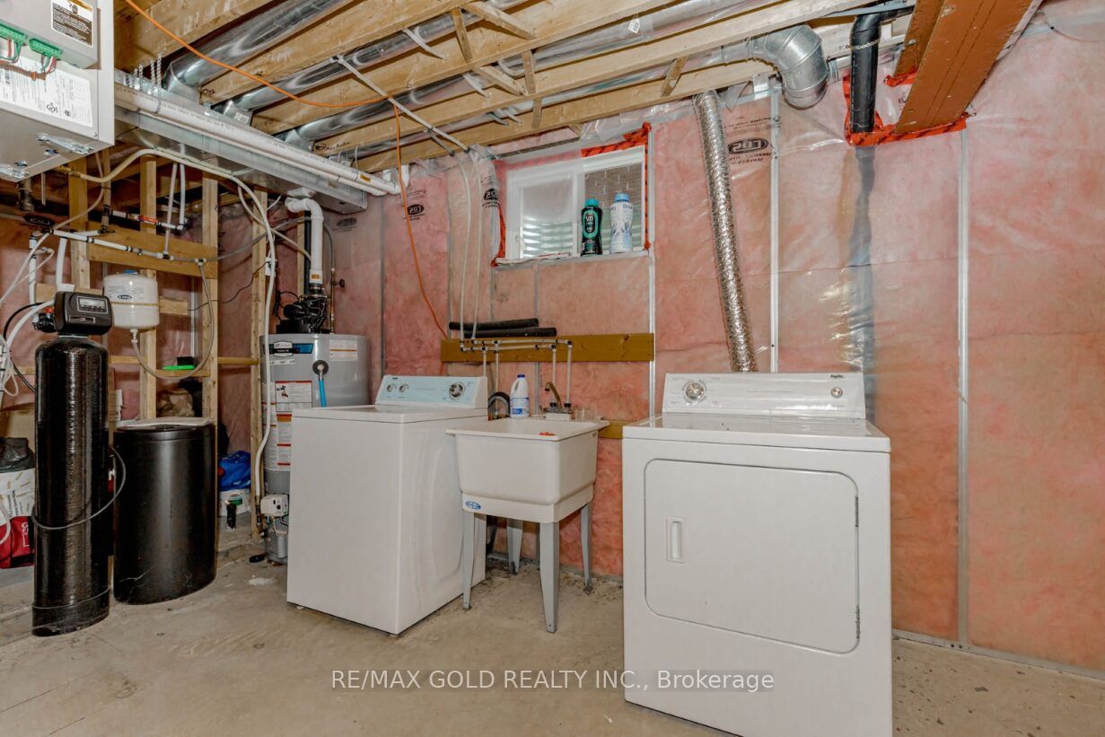 47 Hinrichs Crescent Property Photo 44