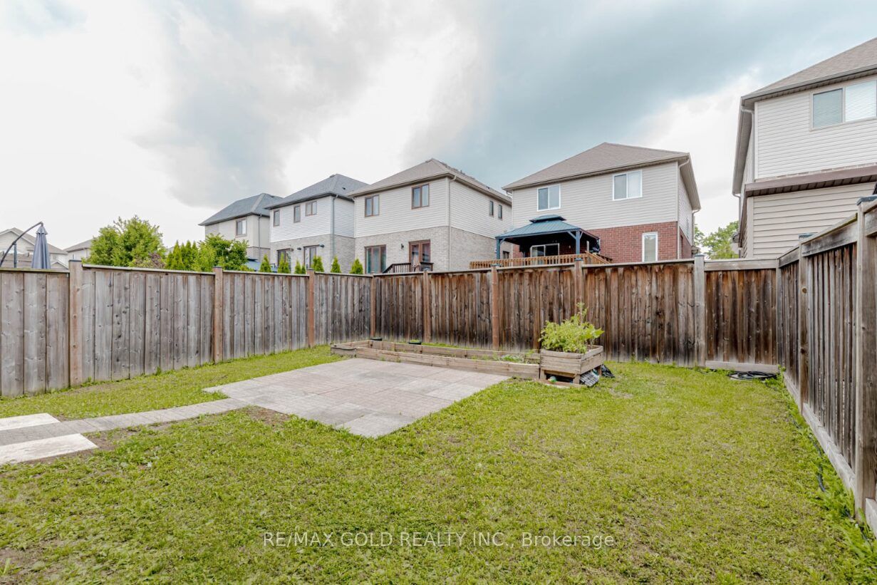 47 Hinrichs Crescent Property Photo 45