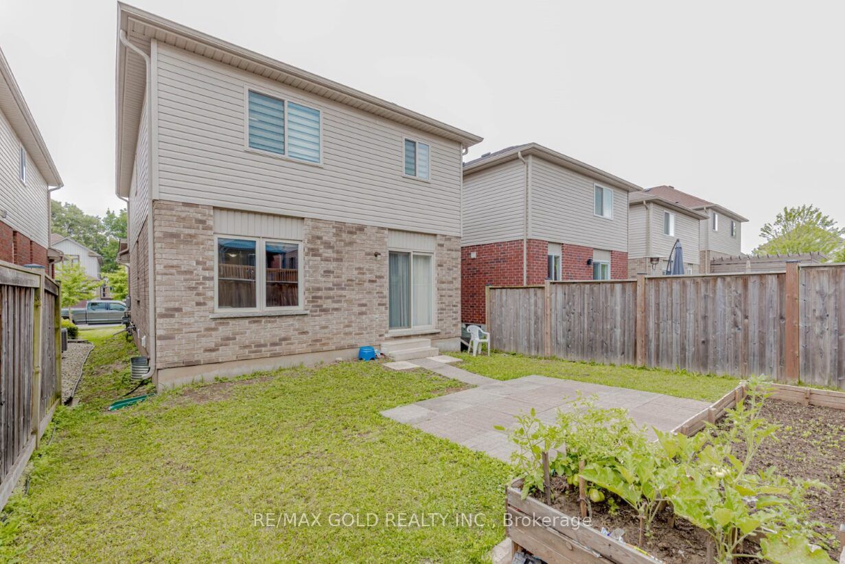 47 Hinrichs Crescent Property Photo 46