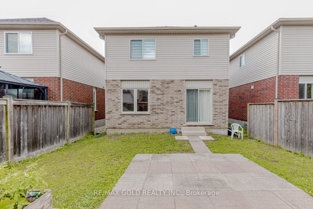 47 Hinrichs Crescent Property Photo 47