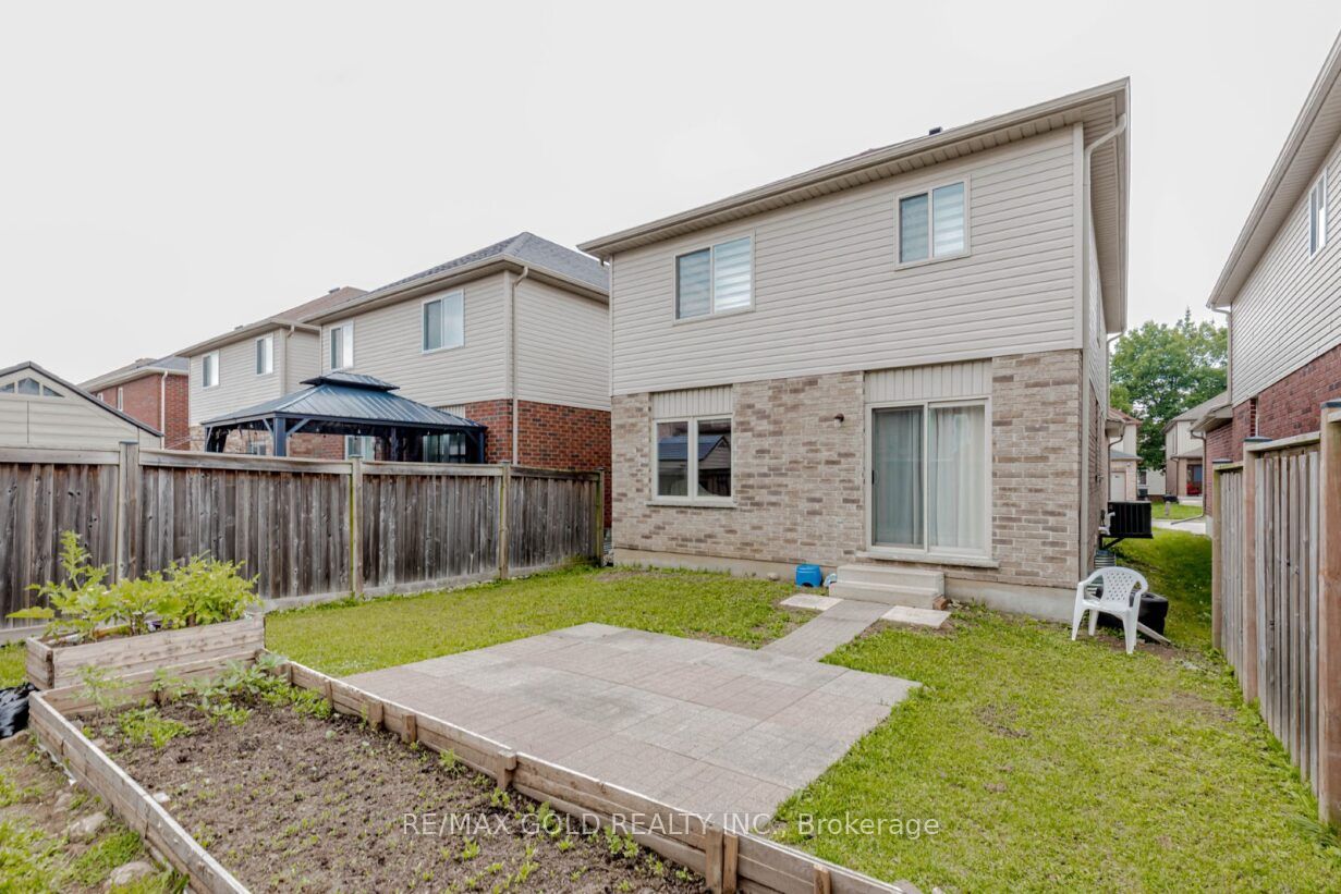 47 Hinrichs Crescent Property Photo 48