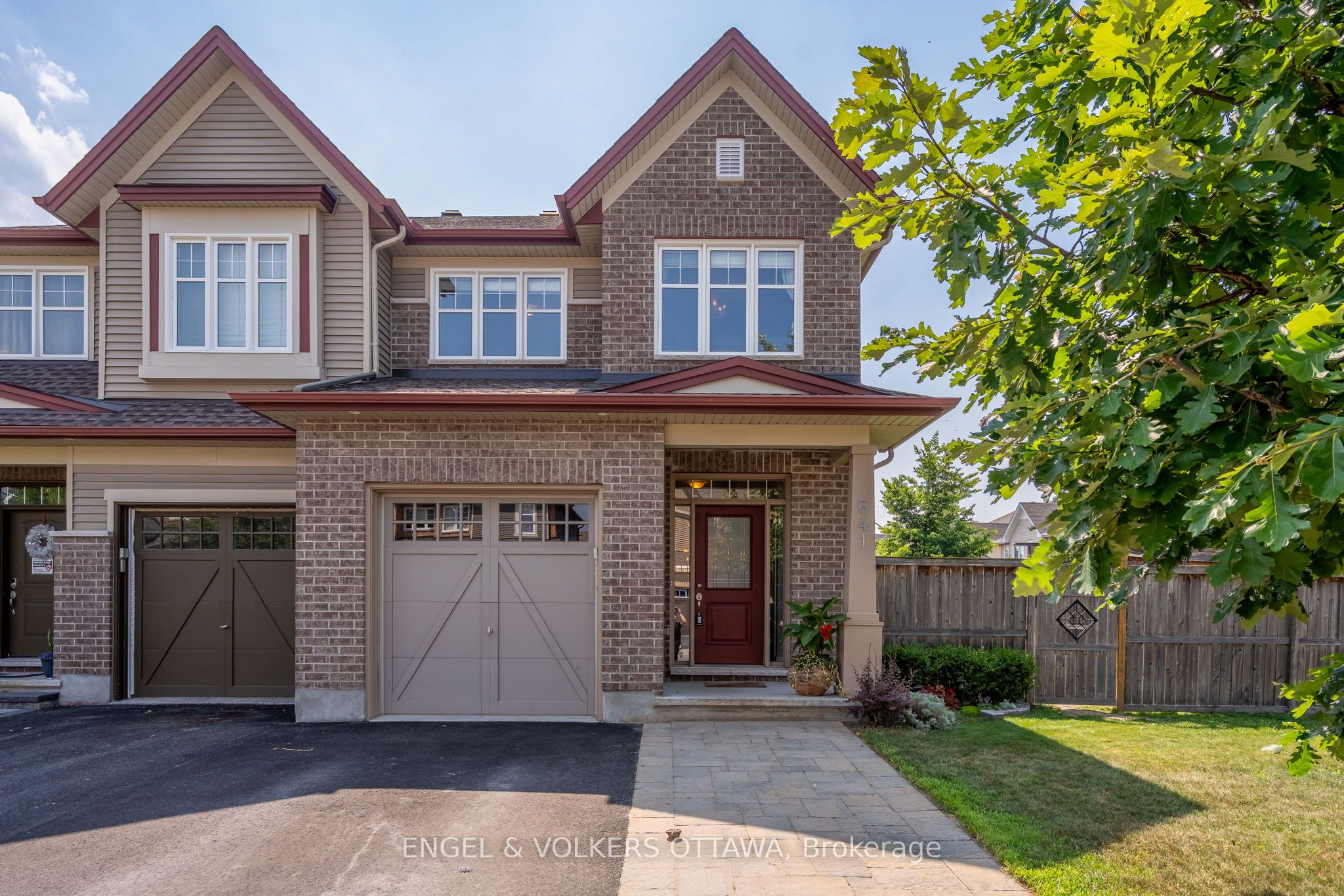641 Willowmere Way Property Photo 1