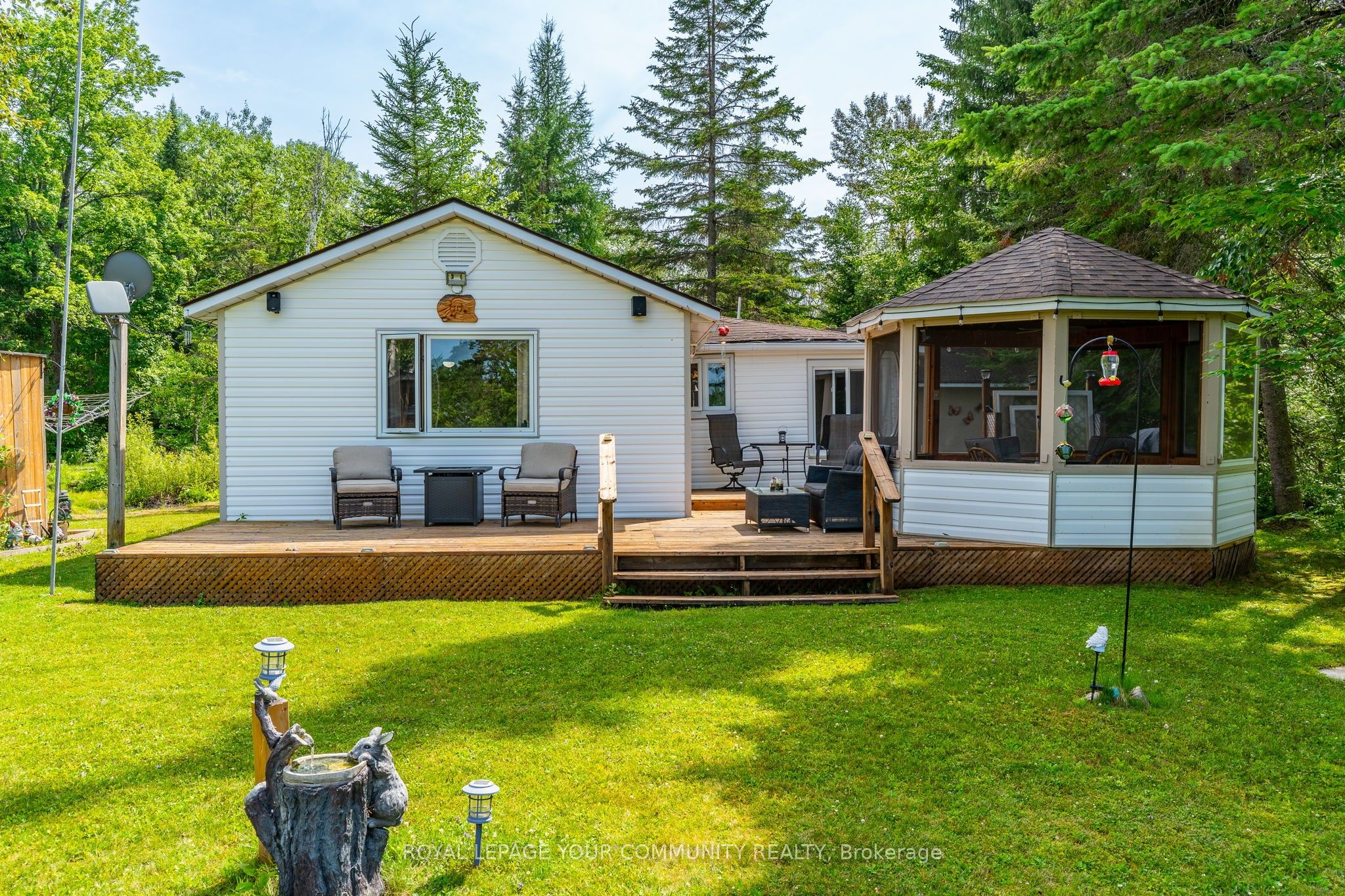 1139 Canuck Trail Property Photo 1