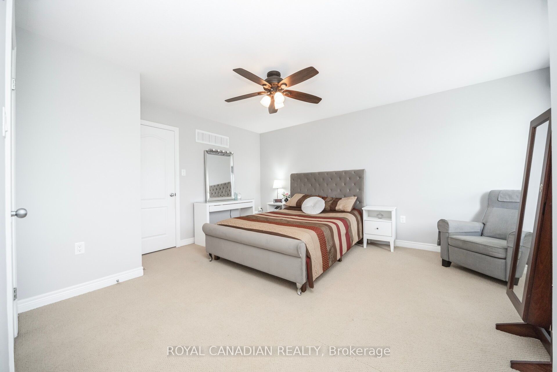 40 Dartmouth Gate 14 Property Photo 26