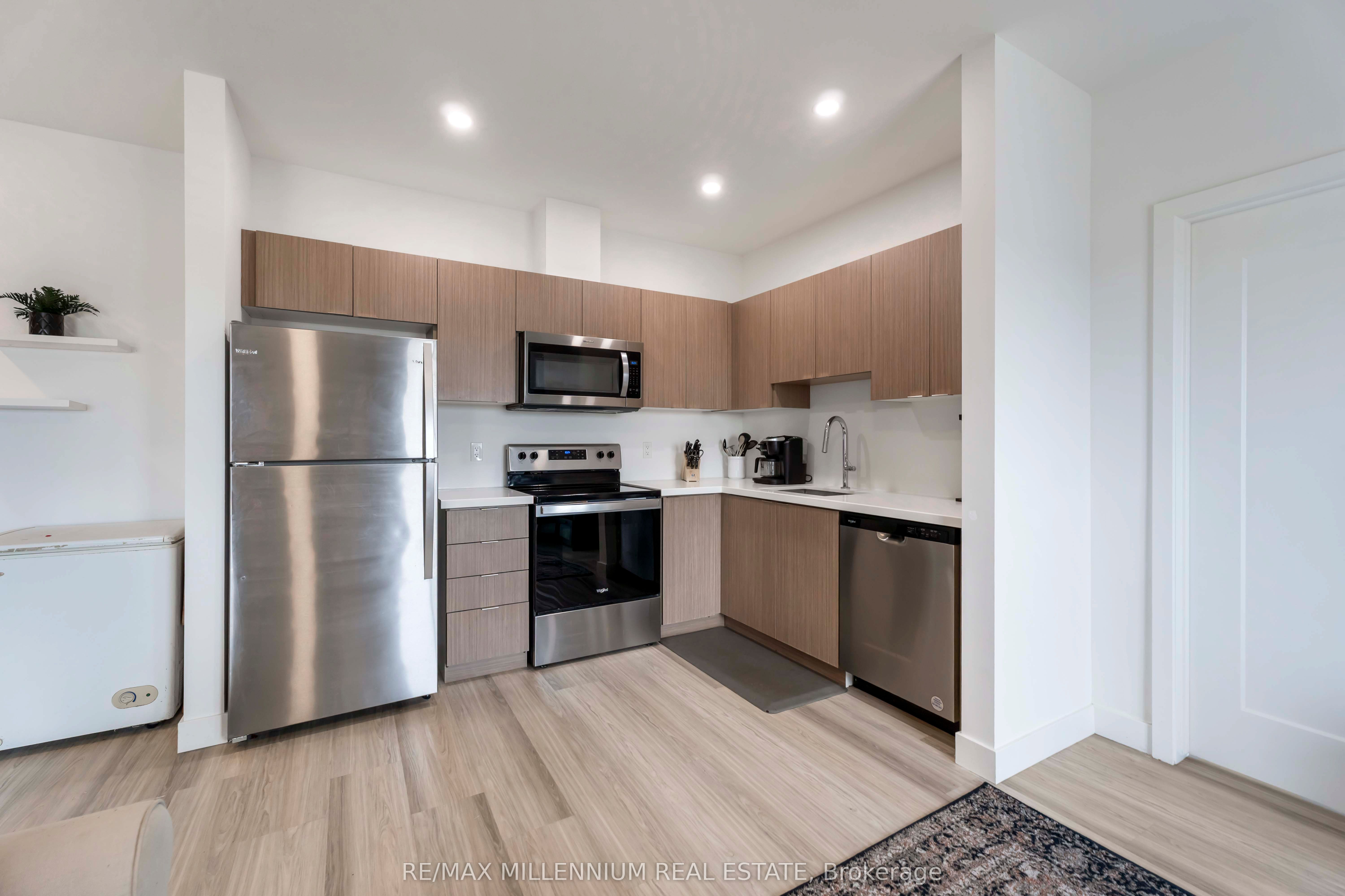 408 Dundas Street S 306 Property Photo 16