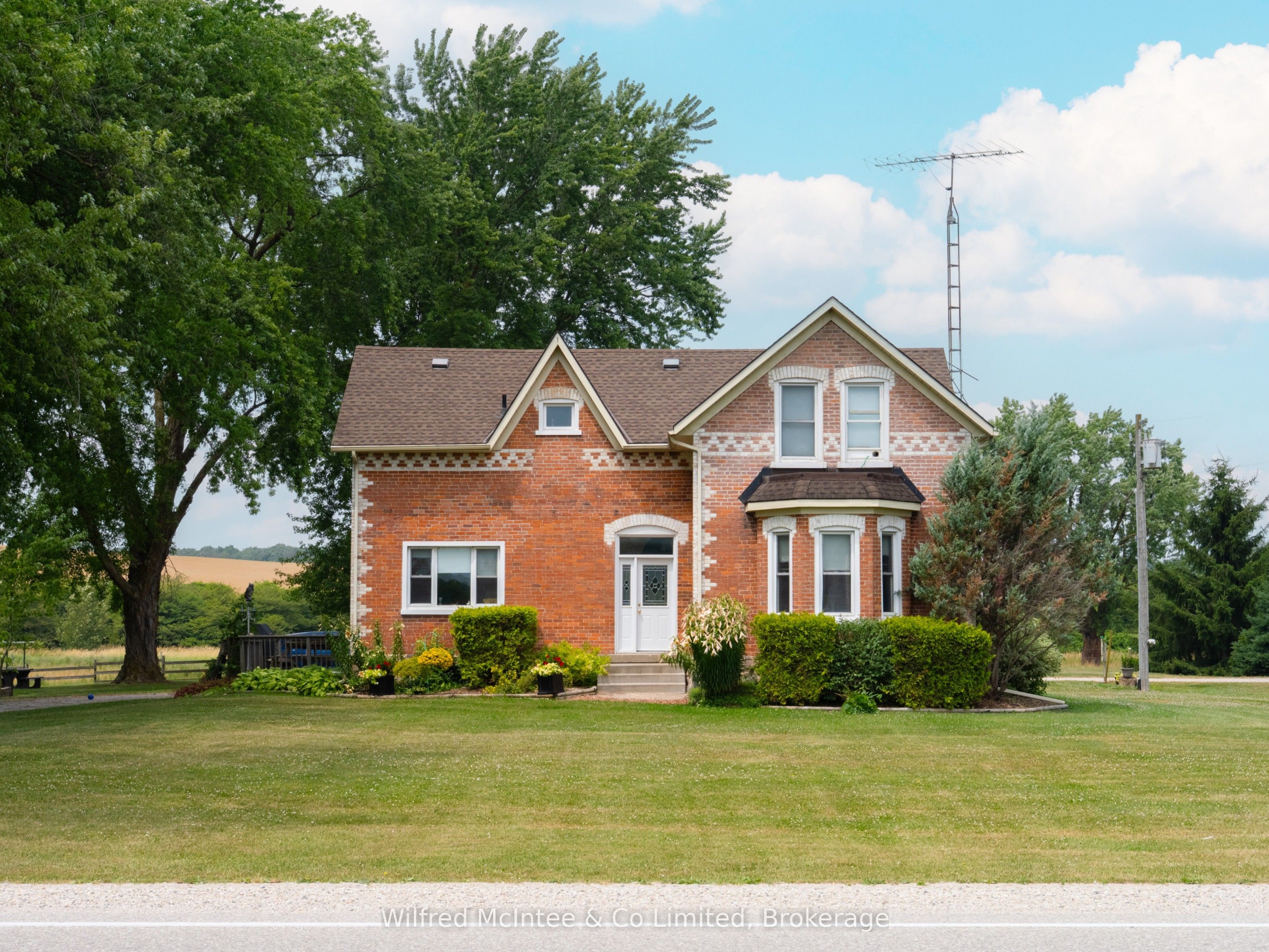 44470 Harriston Rd Property Photo 1