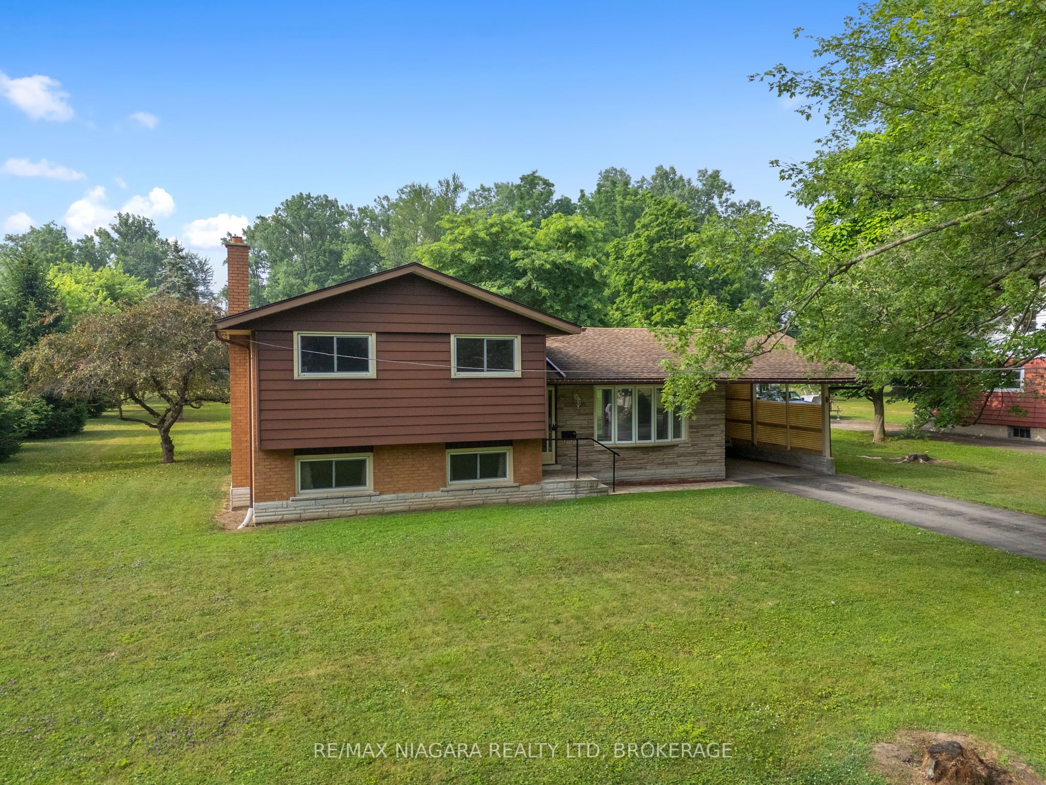 3759 Highland Drive Property Photo 1
