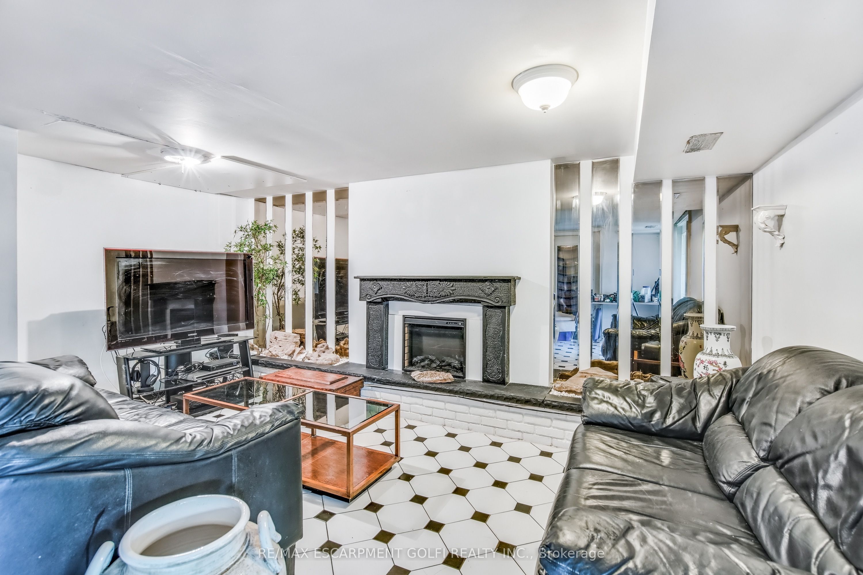 348 Barrick Road Property Photo 14