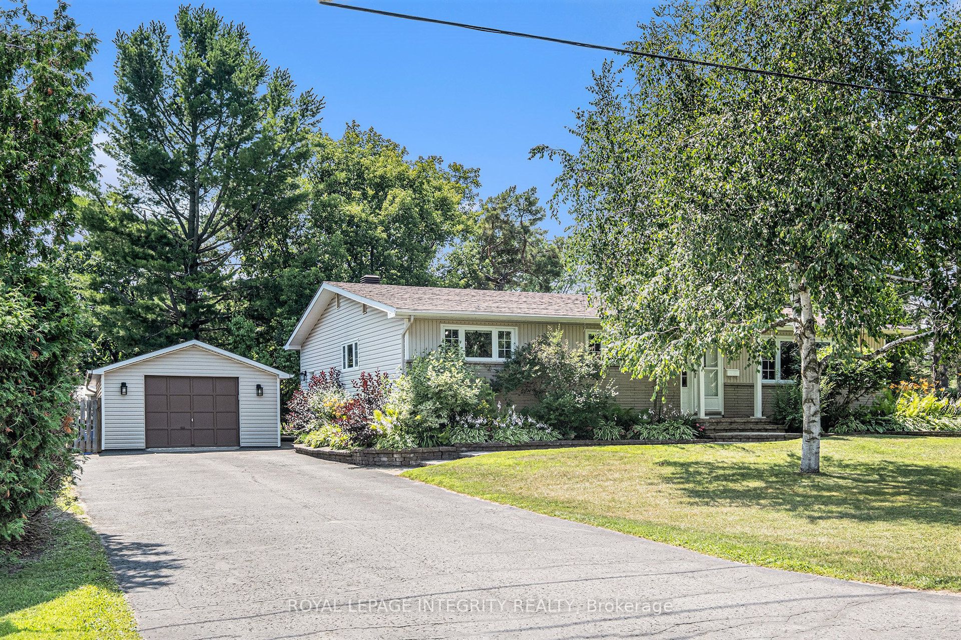 16 Ember Glow Court Property Photo 1