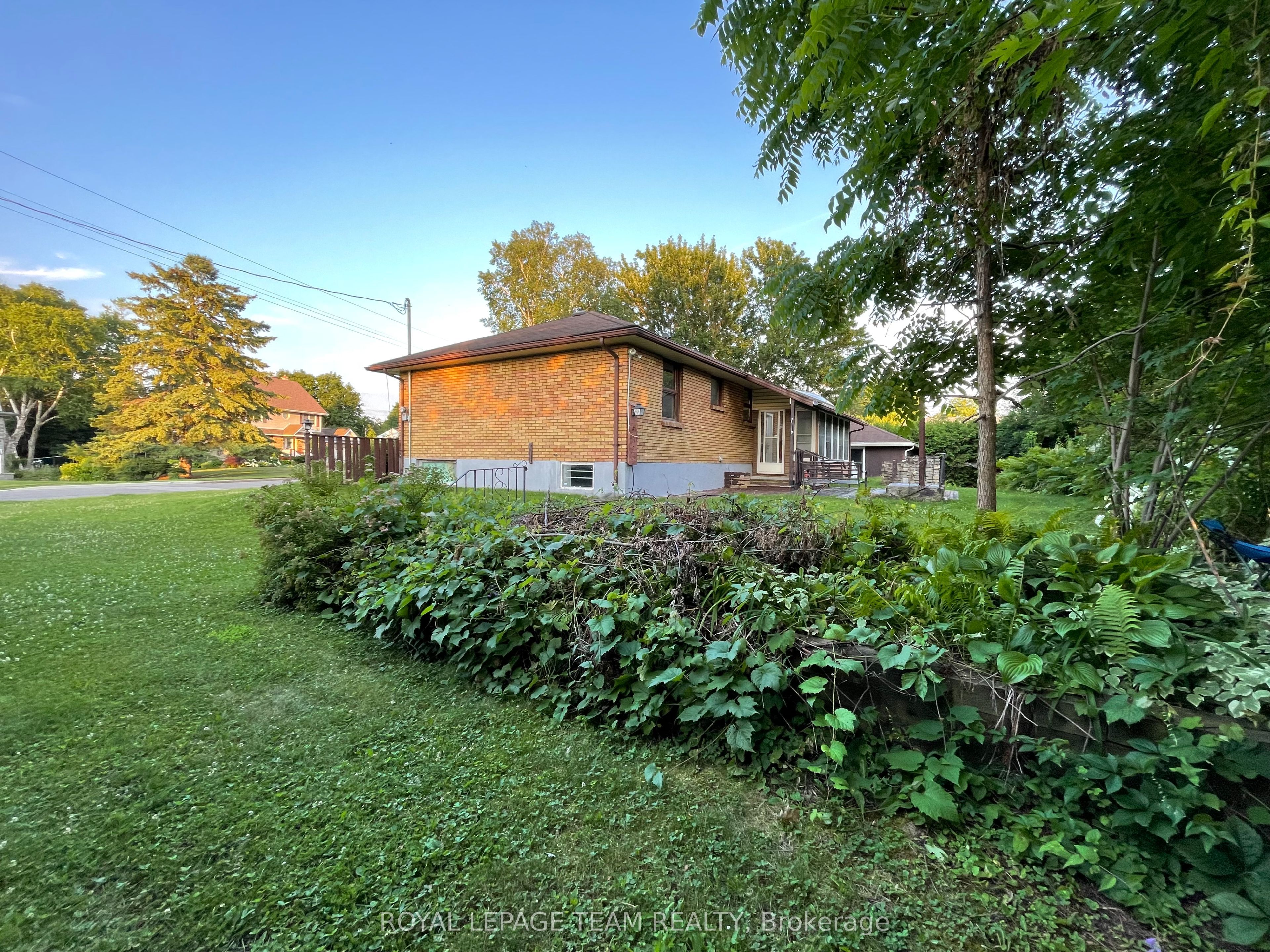 20 Brook Lane Property Photo 4