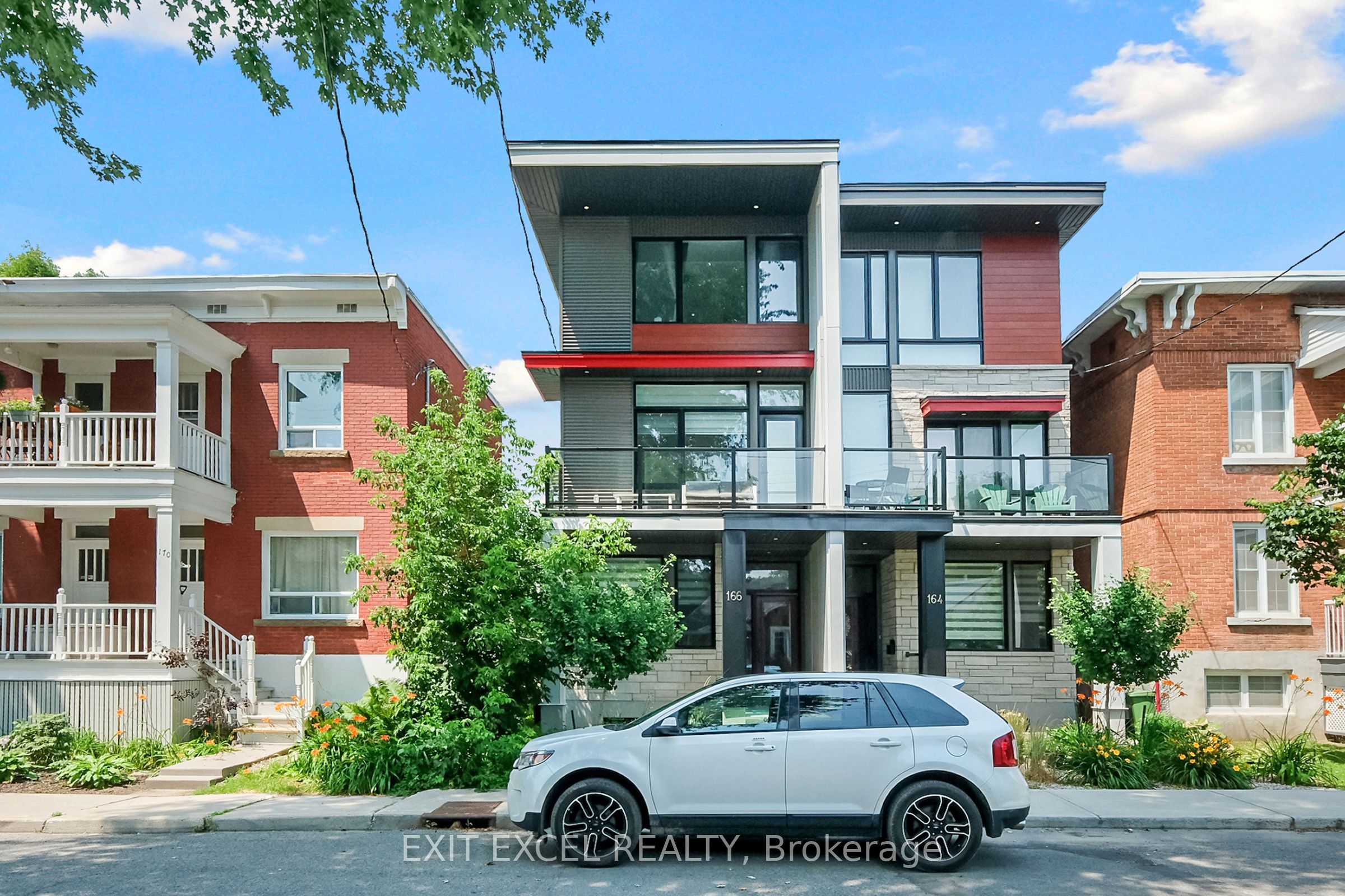 166 Ivy Crescent Property Photo 1