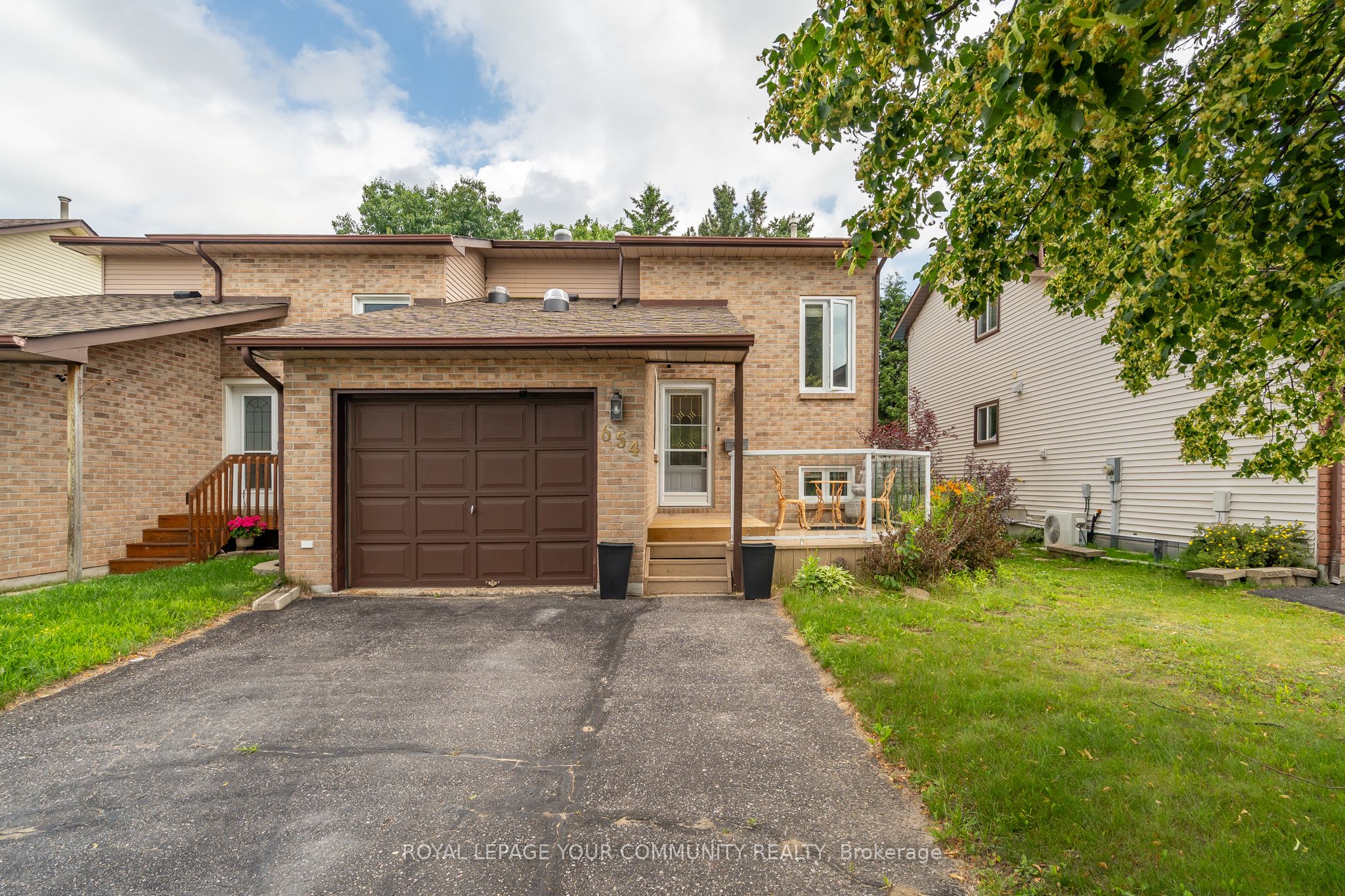654 Bromley Ave Property Photo 1