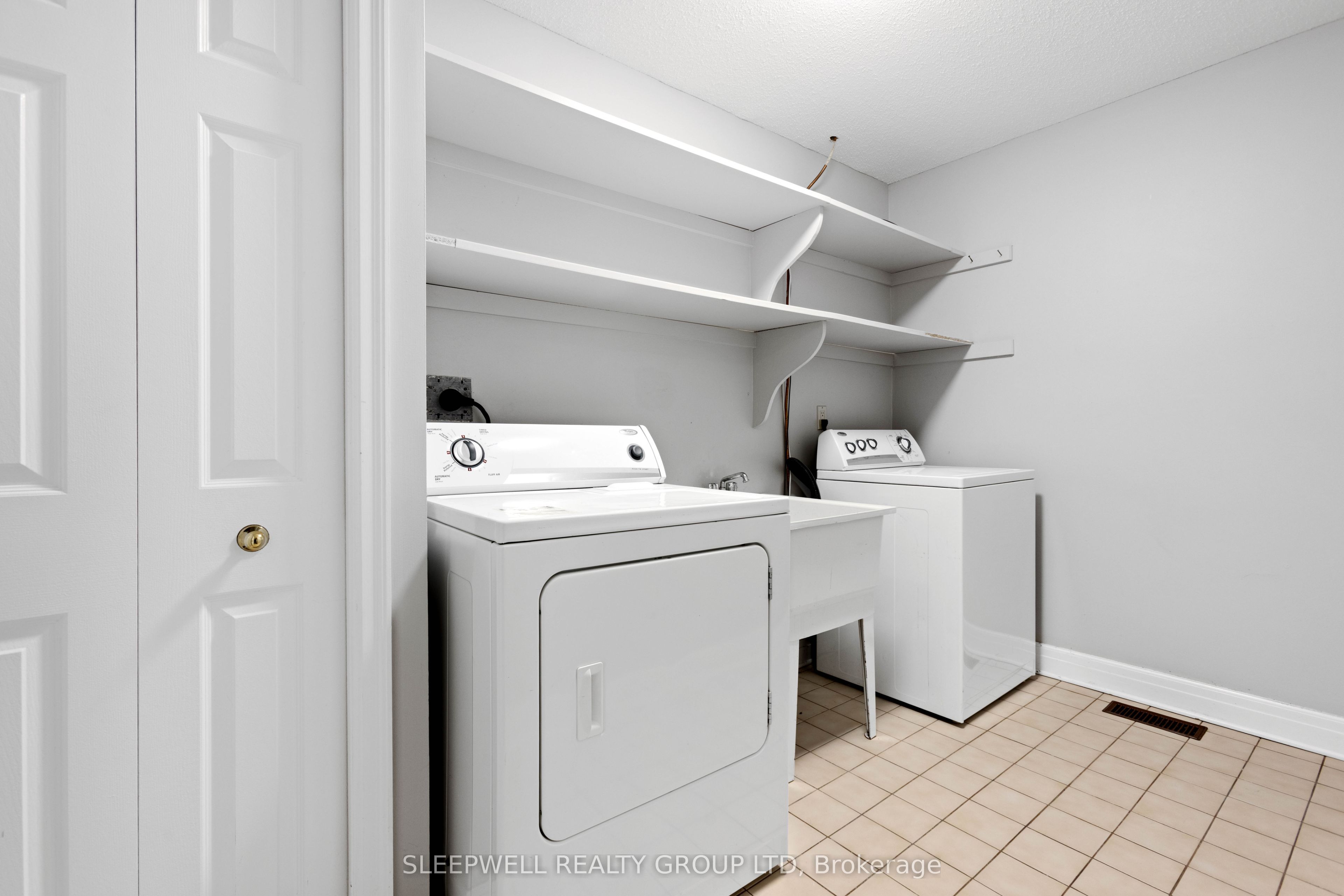 55 Waterford Drive Property Photo 30