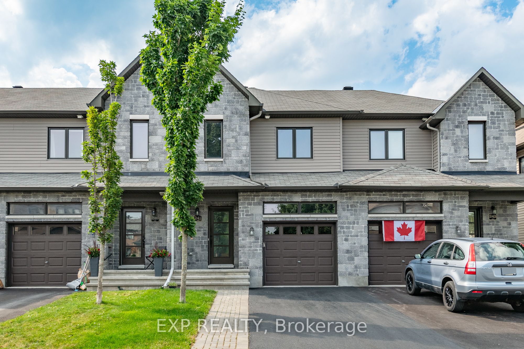 241 King St